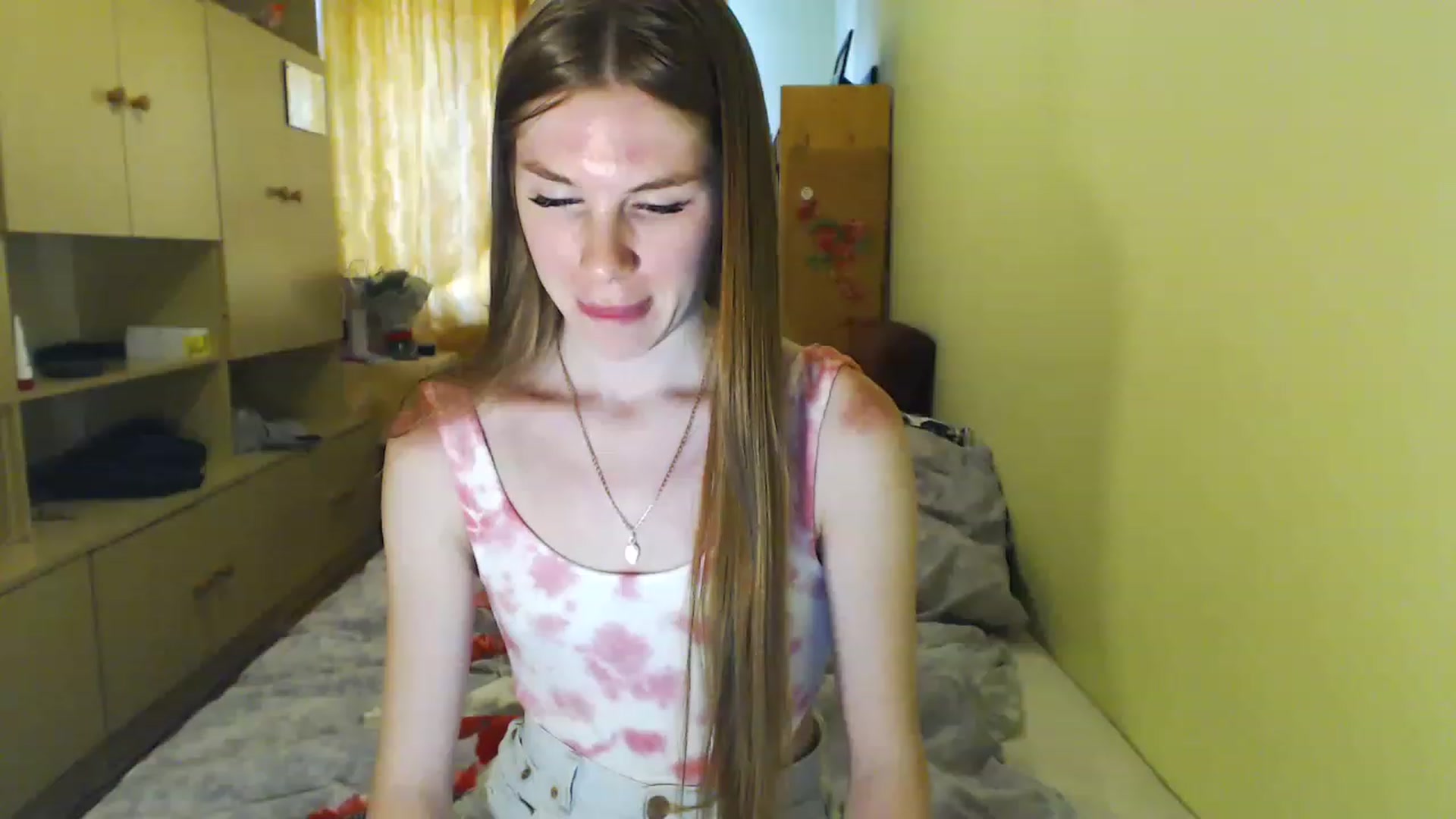 Gallery image thumbnail from Vesnyshka's myfreecams stream on, 06/04/2023, 18:24 image 1 of 20
