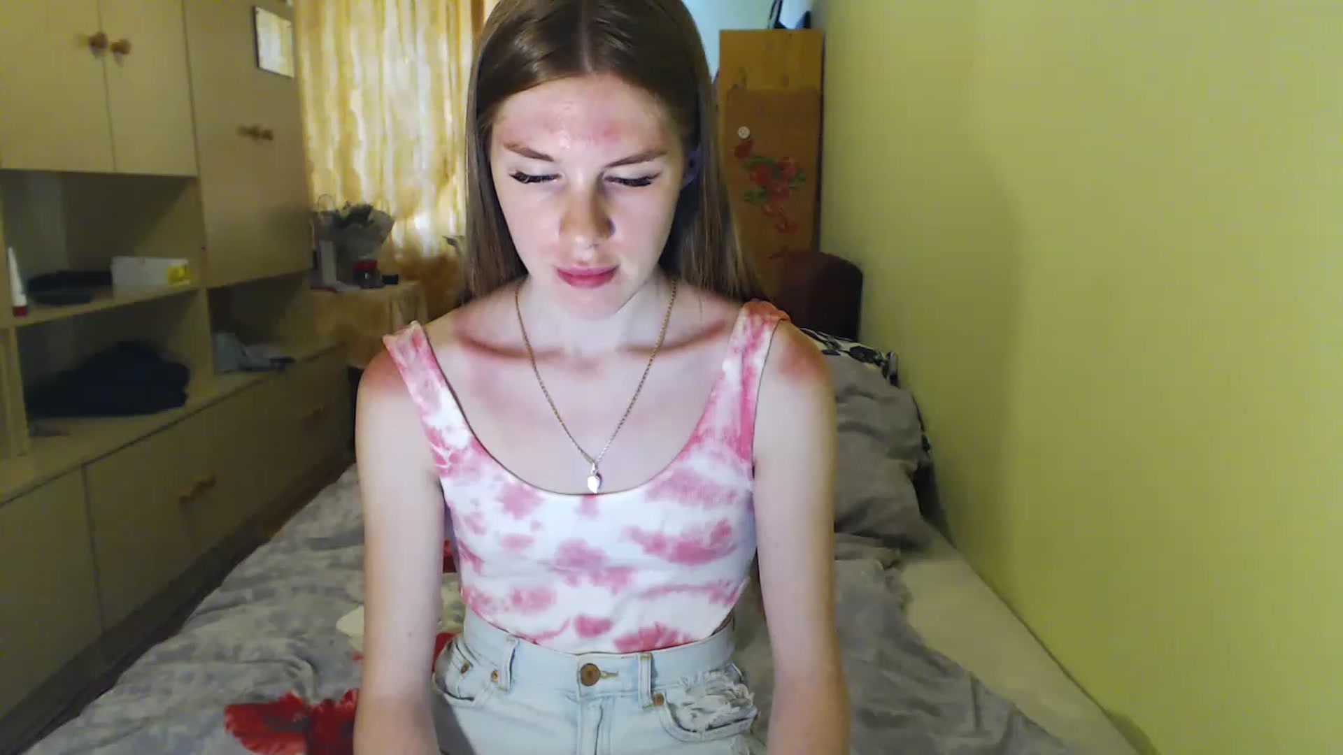 Gallery image thumbnail from Vesnyshka's myfreecams stream on, 06/04/2023, 18:24 image 8 of 20