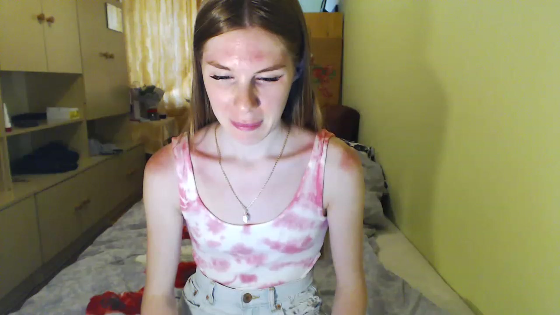 Gallery image thumbnail from Vesnyshka's myfreecams stream on, 06/04/2023, 18:24 image 10 of 20