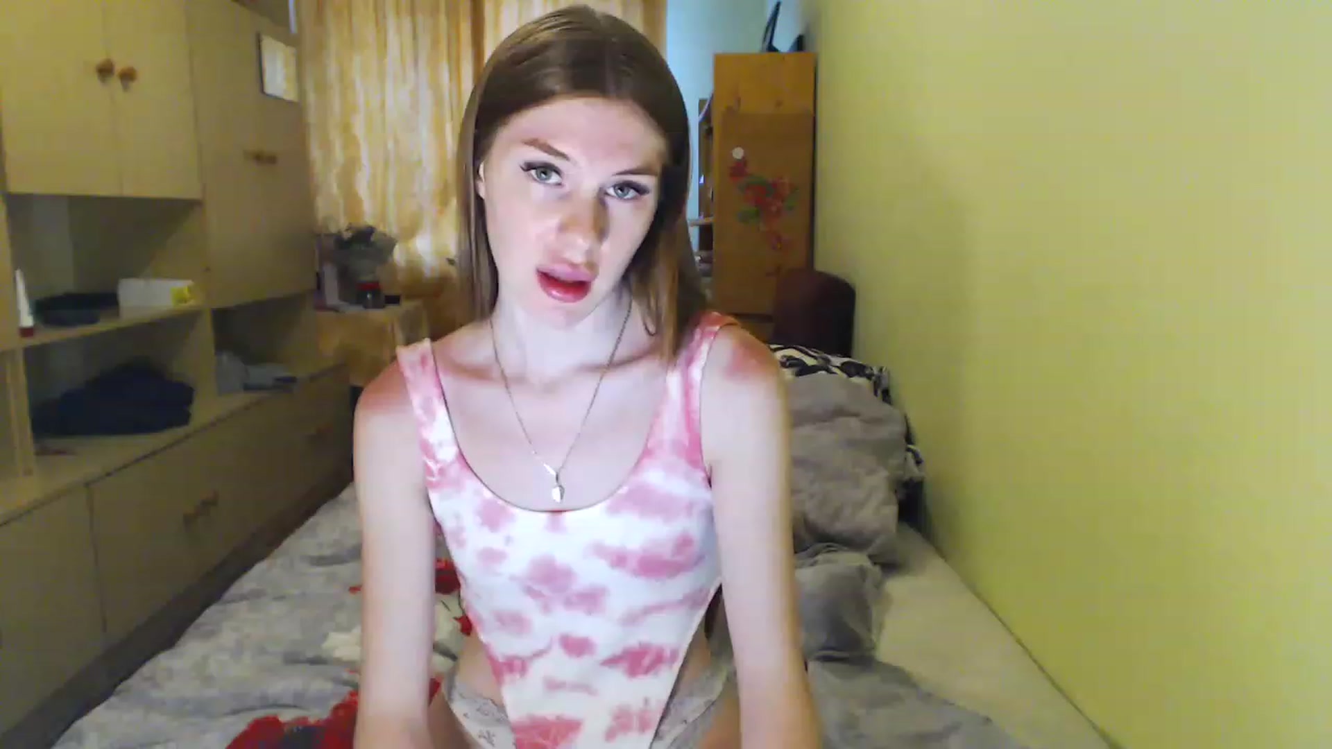 Gallery image thumbnail from Vesnyshka's myfreecams stream on, 06/04/2023, 18:24 image 18 of 20