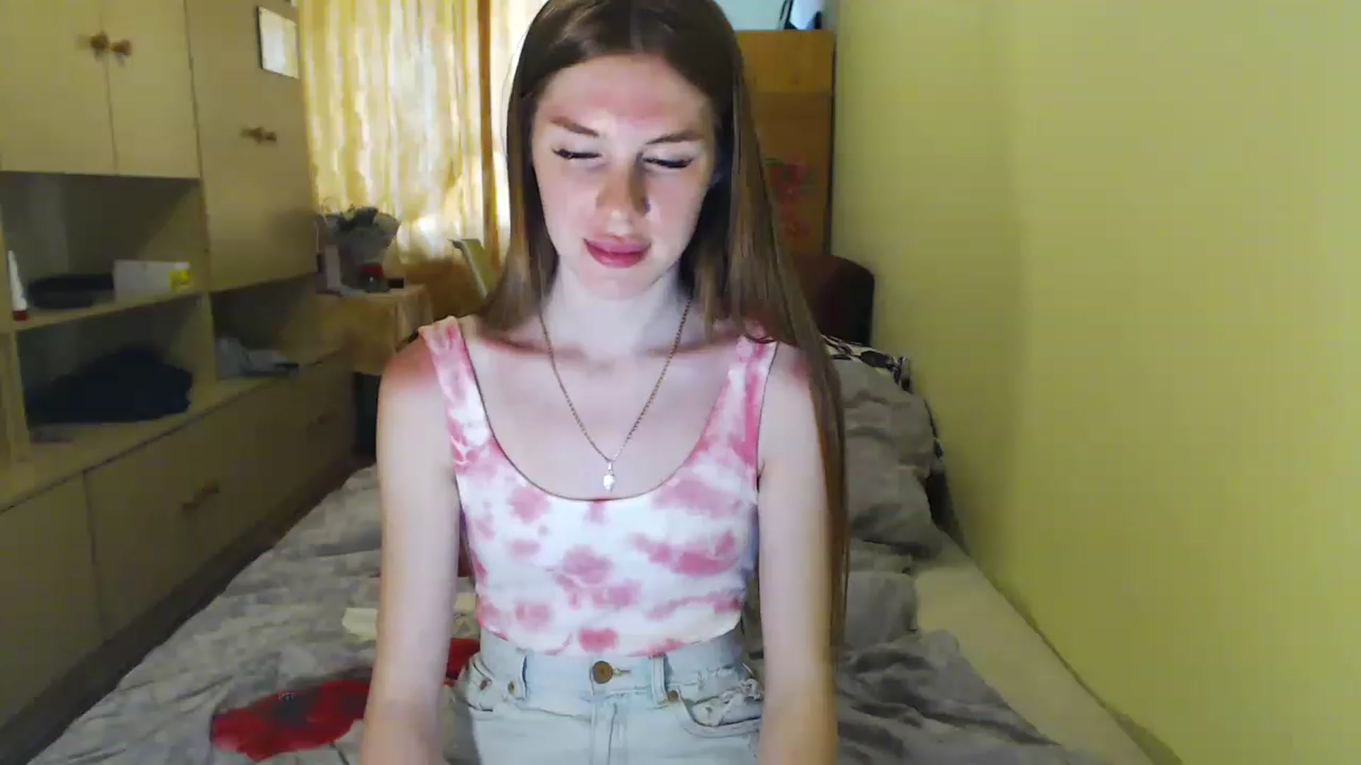 Gallery image thumbnail from Vesnyshka's myfreecams stream on, 06/04/2023, 18:24 image 3 of 20