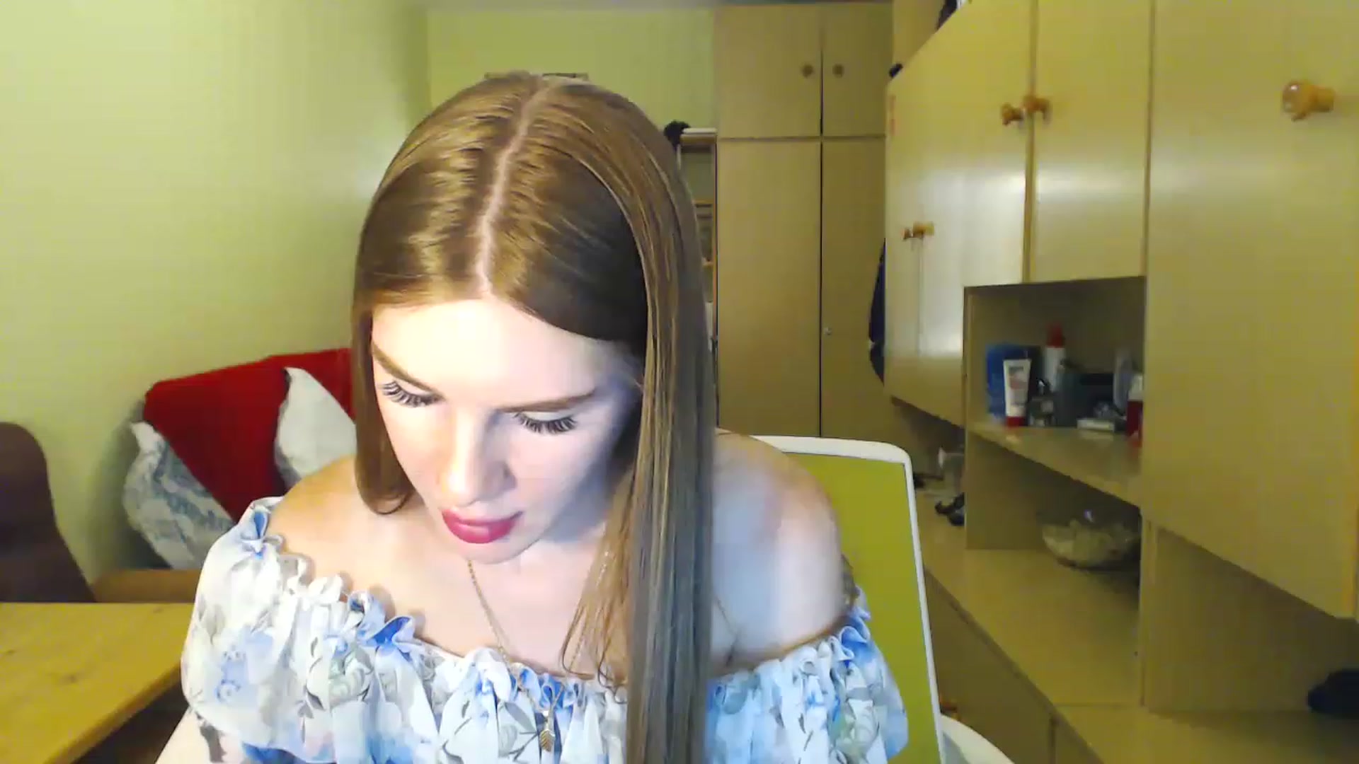 Gallery image thumbnail from Vesnyshka's myfreecams stream on, 06/11/2023, 15:24 image 19 of 20
