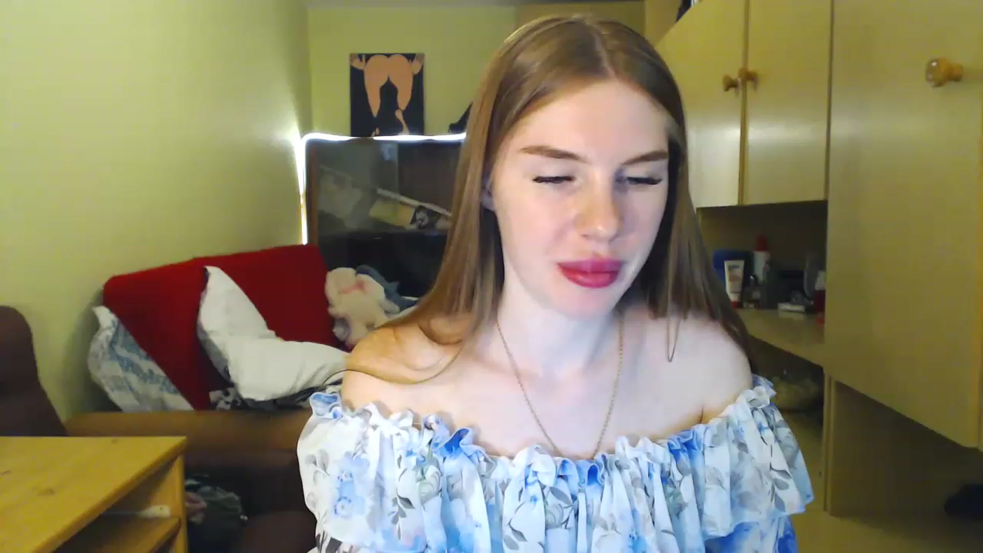 Gallery image thumbnail from Vesnyshka's myfreecams stream on, 06/11/2023, 15:24 image 7 of 20