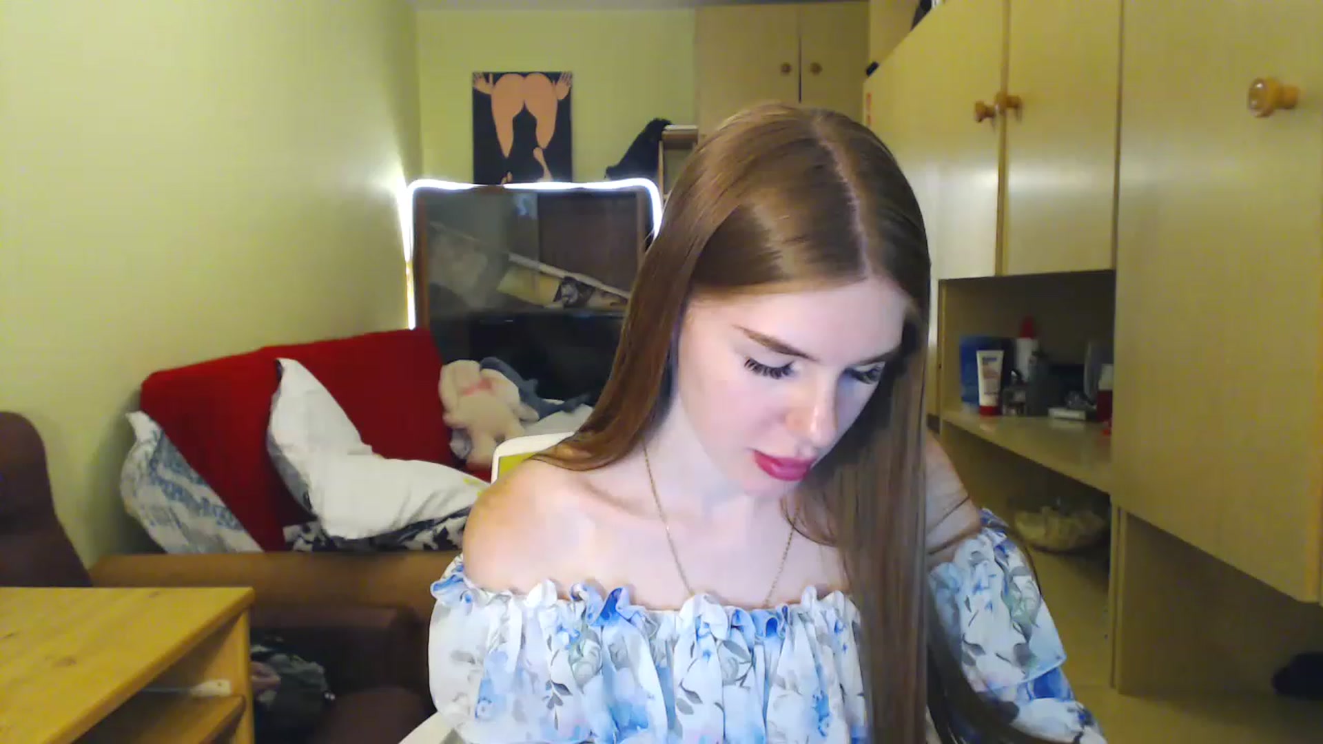 Gallery image thumbnail from Vesnyshka's myfreecams stream on, 06/11/2023, 15:24 image 13 of 20
