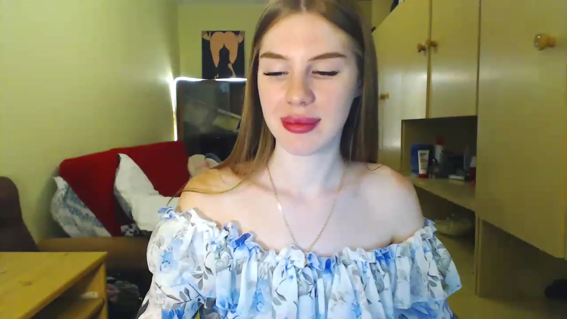 Gallery image thumbnail from Vesnyshka's myfreecams stream on, 06/11/2023, 15:24 image 5 of 20