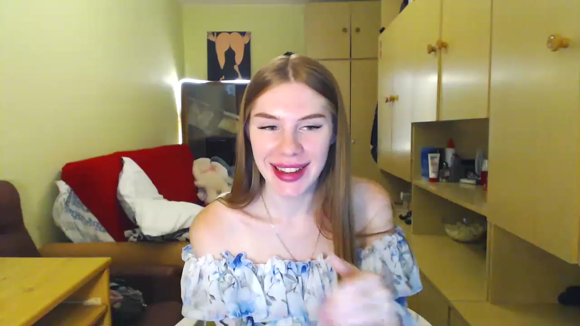 Gallery image thumbnail from Vesnyshka's myfreecams stream on, 06/11/2023, 15:24 image 14 of 20