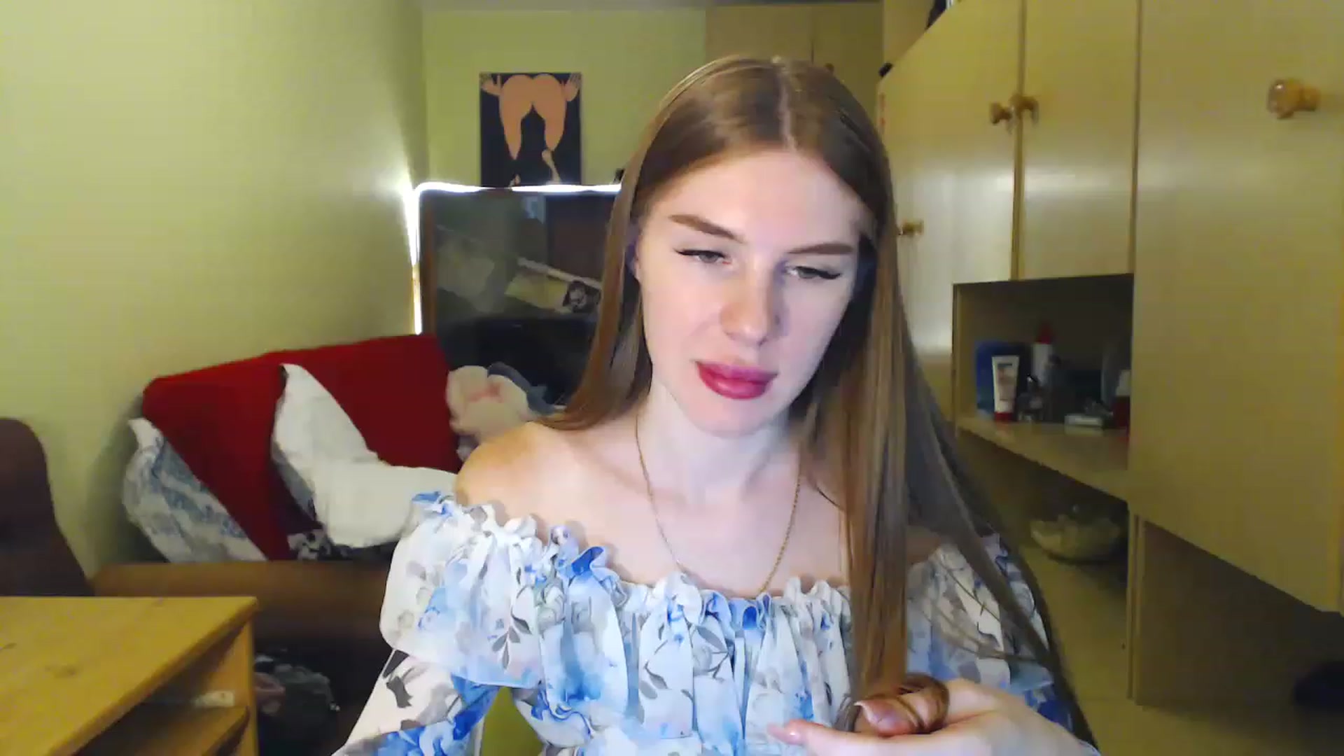 Gallery image thumbnail from Vesnyshka's myfreecams stream on, 06/11/2023, 15:24 image 12 of 20