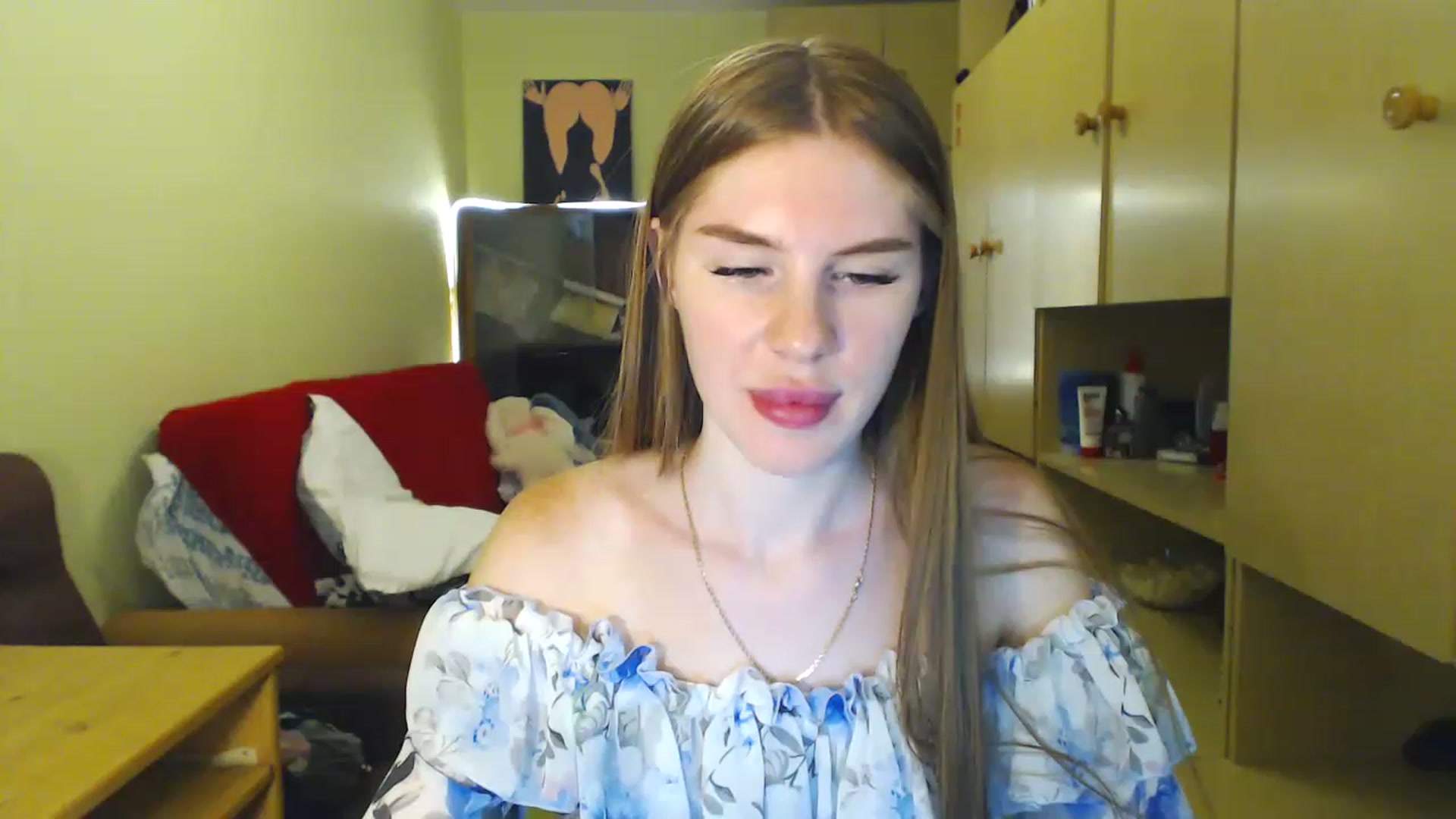 Gallery image thumbnail from Vesnyshka's myfreecams stream on, 06/11/2023, 17:58 image 10 of 20
