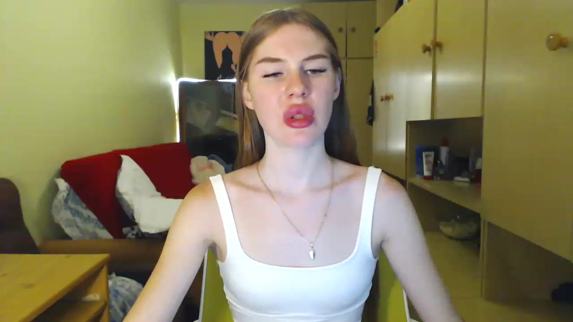 Gallery image thumbnail from Vesnyshka's myfreecams stream on, 06/11/2023, 17:58 image 14 of 20
