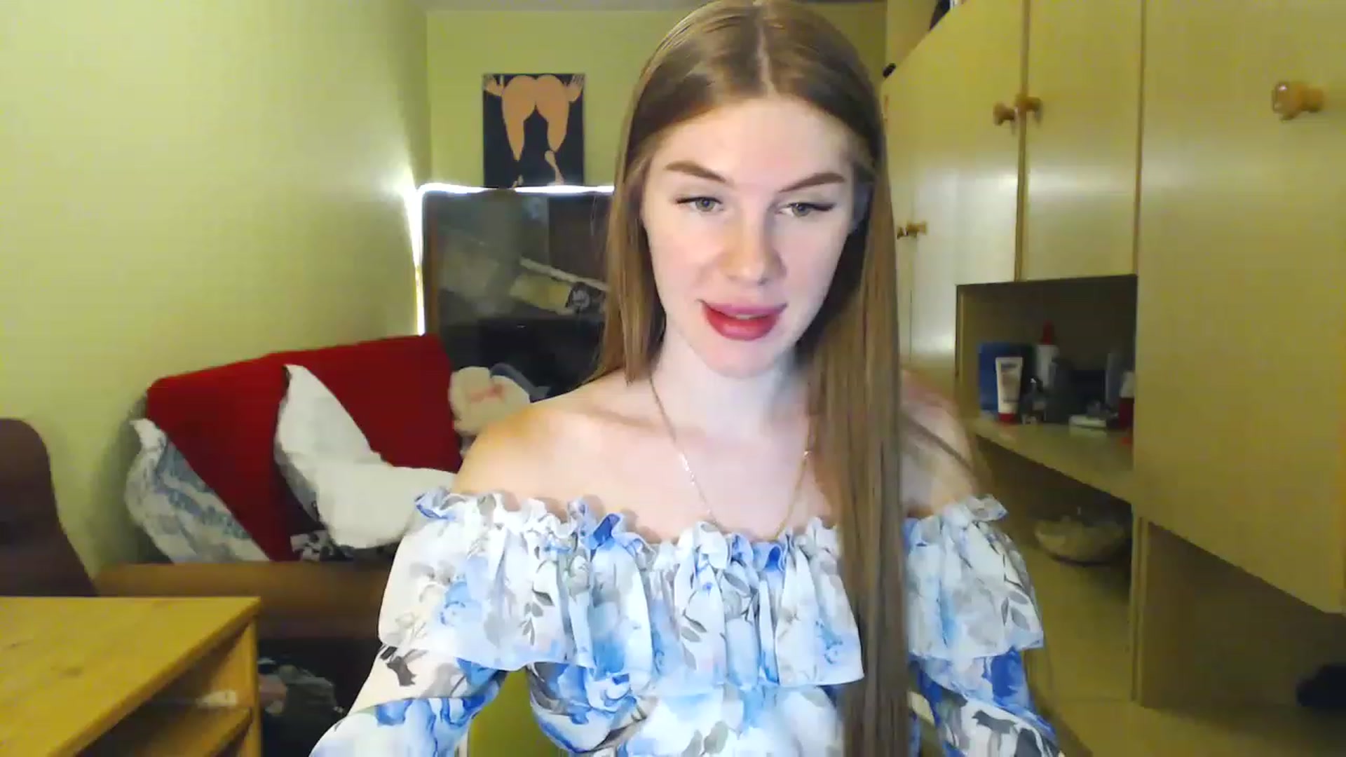 Gallery image thumbnail from Vesnyshka's myfreecams stream on, 06/11/2023, 17:58 image 5 of 20