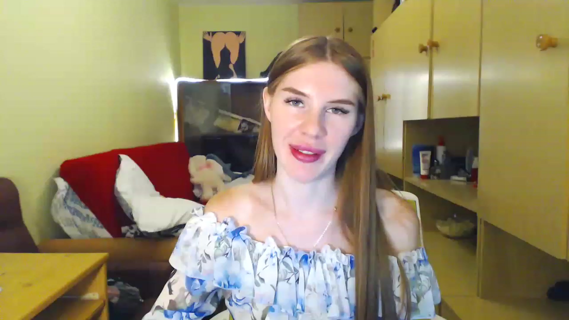 Gallery image thumbnail from Vesnyshka's myfreecams stream on, 06/11/2023, 17:58 image 1 of 20