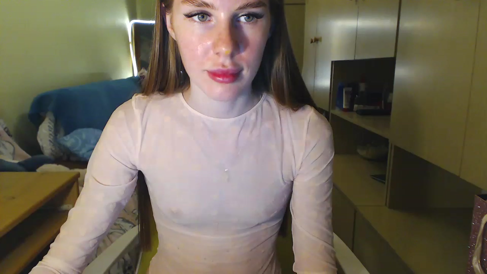 Gallery image thumbnail from Vesnyshka's myfreecams stream on, 06/18/2023, 19:27 image 20 of 20