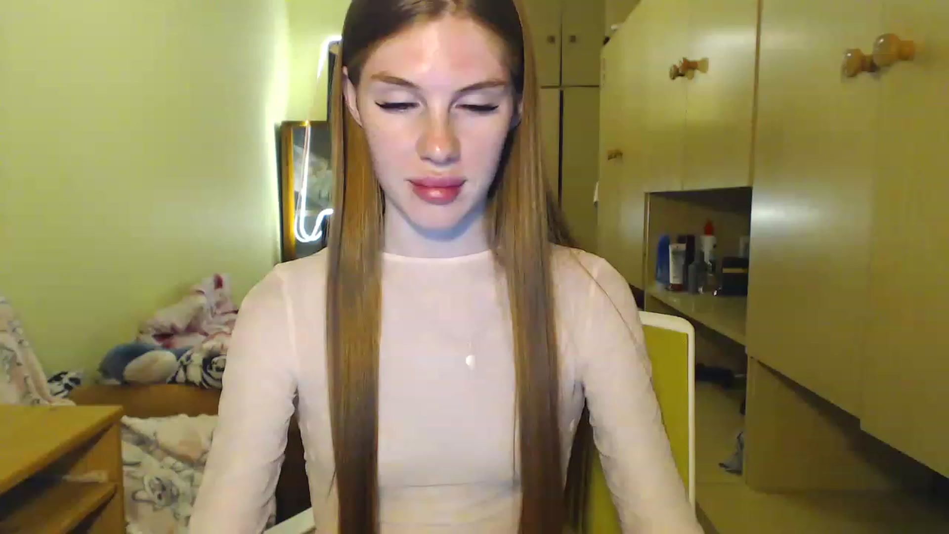 Gallery image thumbnail from Vesnyshka's myfreecams stream on, 06/22/2023, 19:07 image 7 of 20