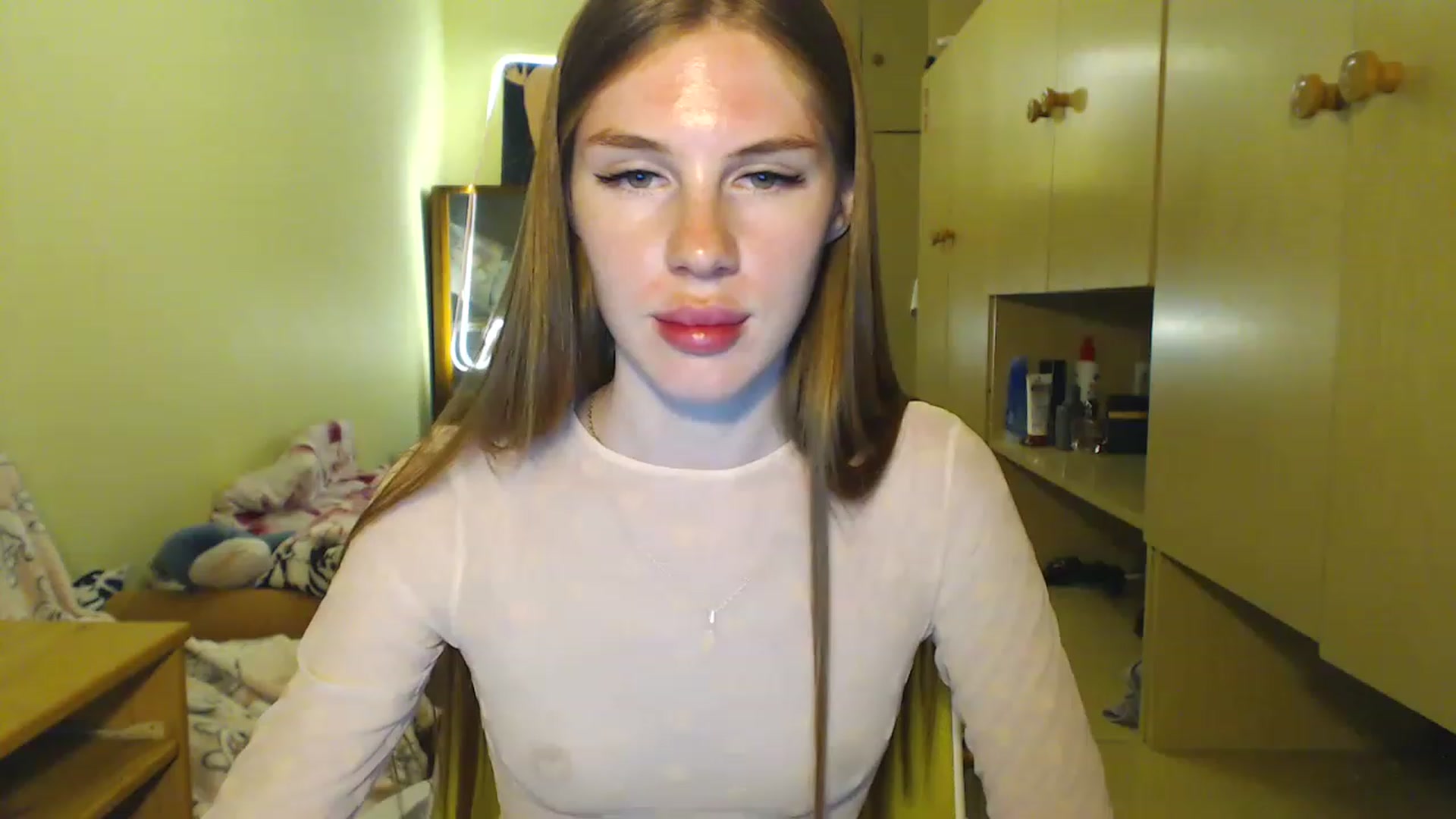 Gallery image thumbnail from Vesnyshka's myfreecams stream on, 06/22/2023, 19:07 image 14 of 20