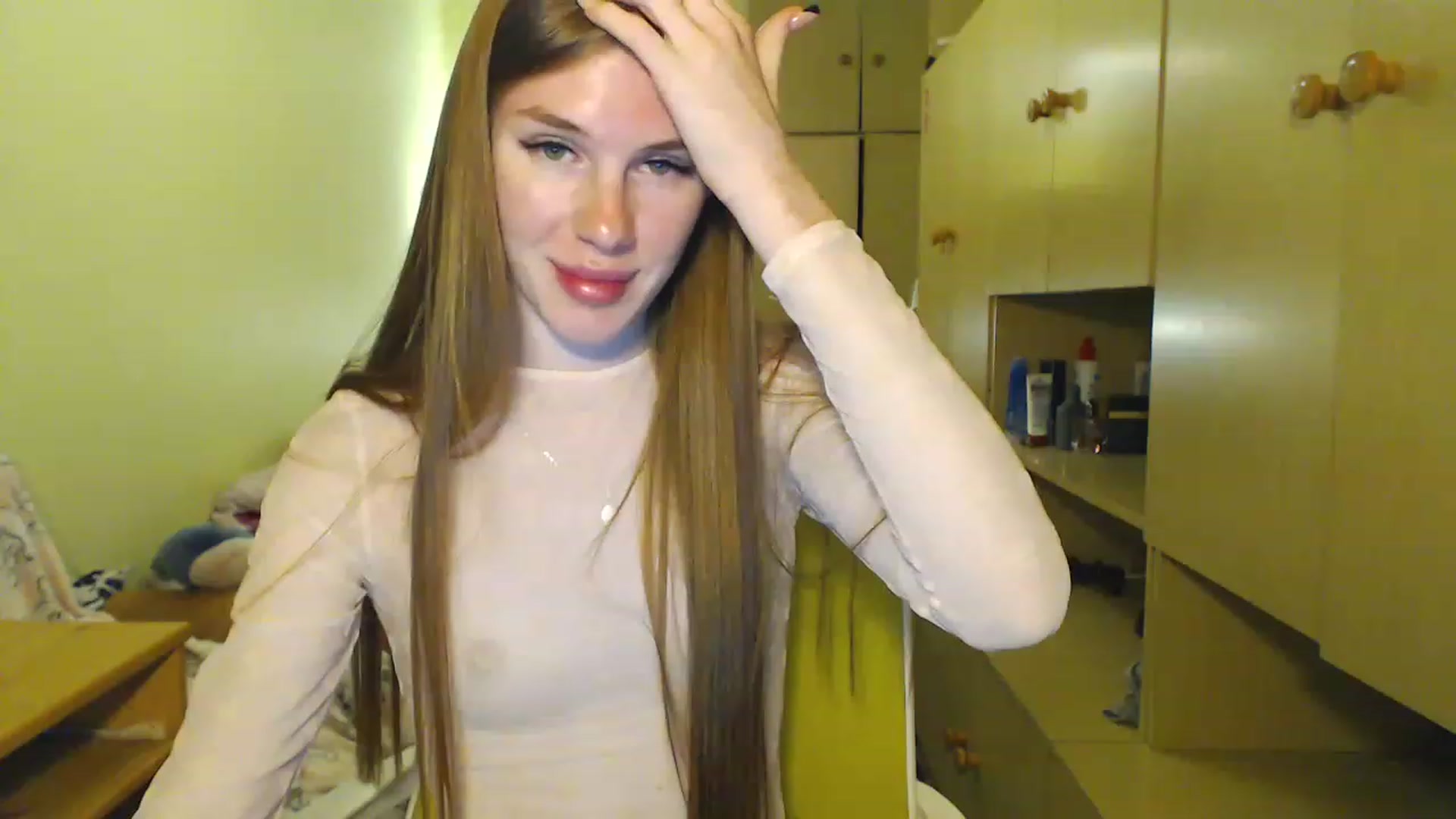 Gallery image thumbnail from Vesnyshka's myfreecams stream on, 06/22/2023, 19:07 image 16 of 20