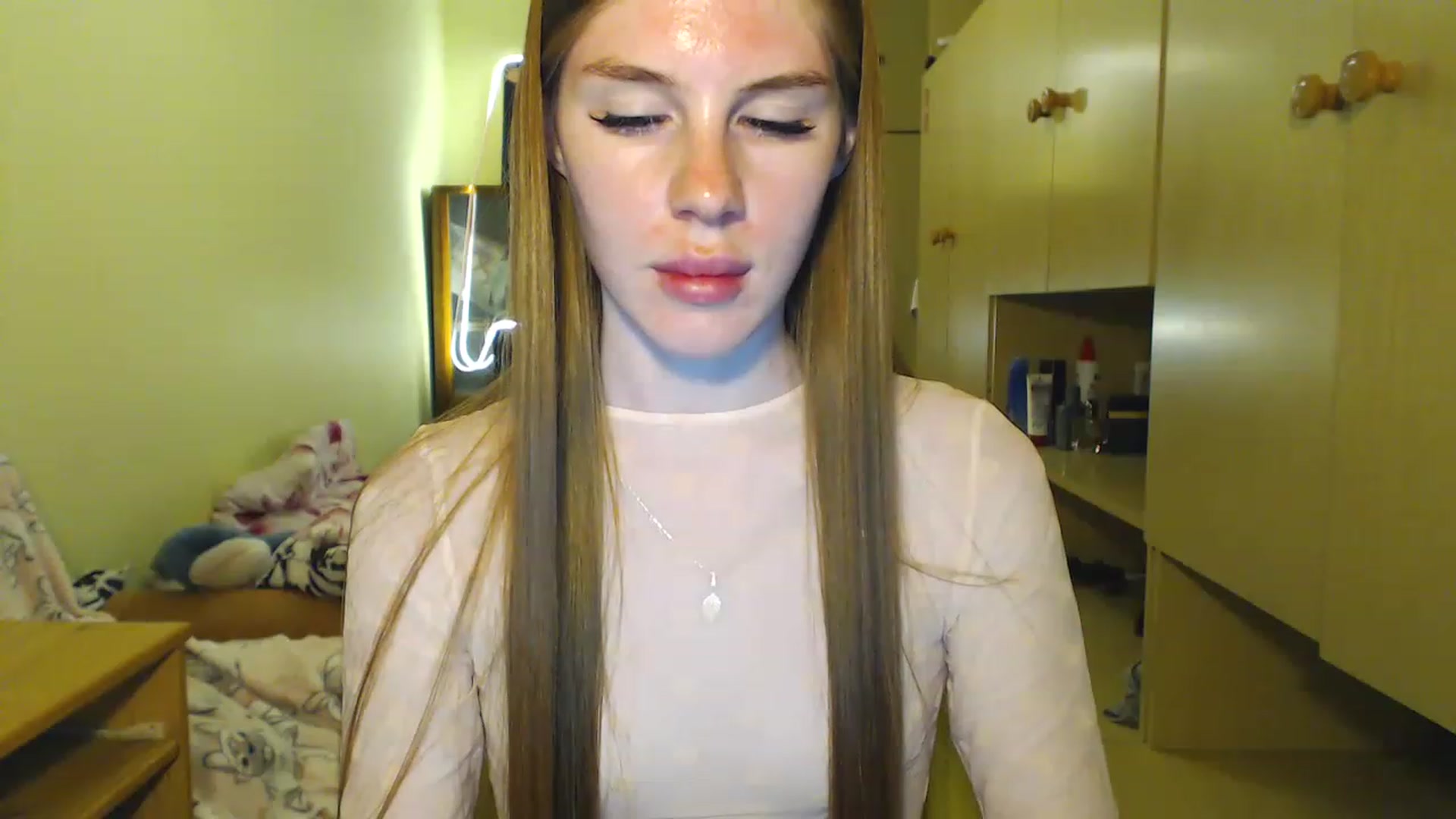 Gallery image thumbnail from Vesnyshka's myfreecams stream on, 06/22/2023, 19:07 image 11 of 20