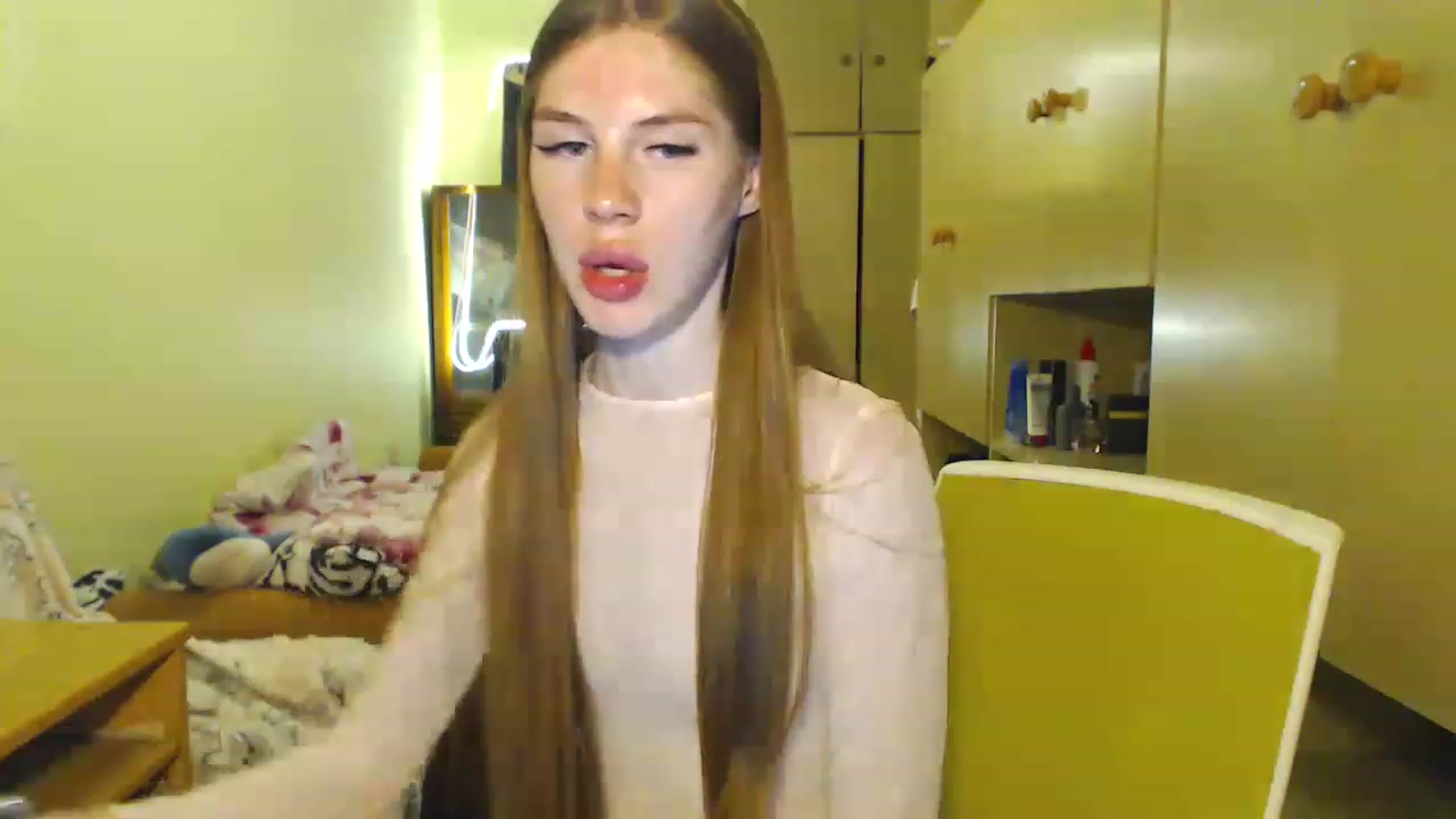 Gallery image thumbnail from Vesnyshka's myfreecams stream on, 06/22/2023, 19:07 image 10 of 20