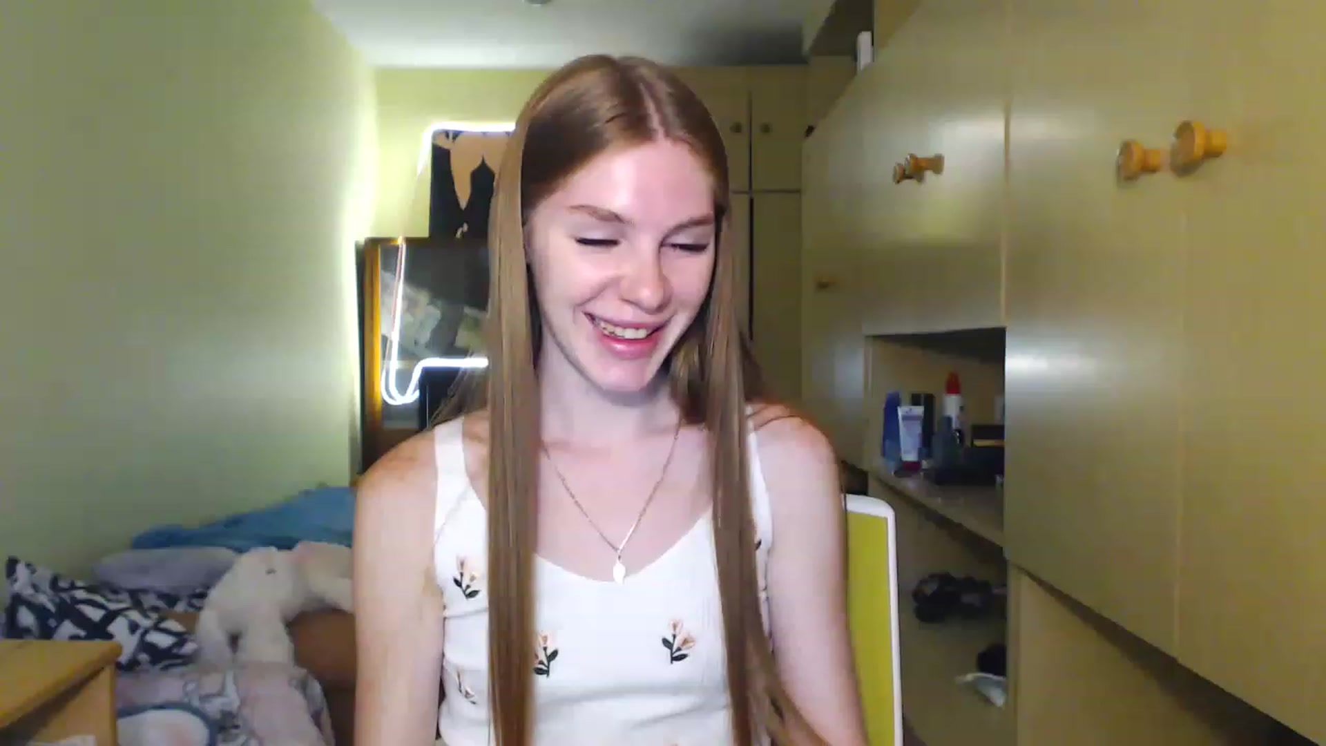 Gallery image thumbnail from Vesnyshka's myfreecams stream on, 06/24/2023, 18:23 image 4 of 20