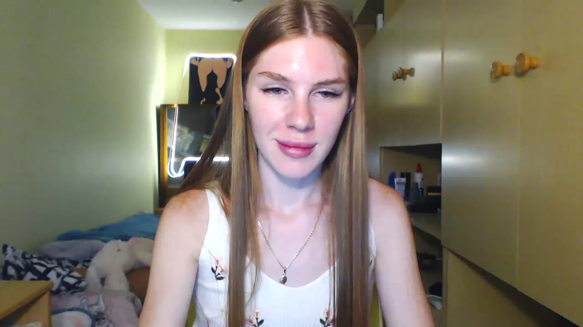 Gallery image thumbnail from Vesnyshka's myfreecams stream on, 06/24/2023, 18:23 image 14 of 20