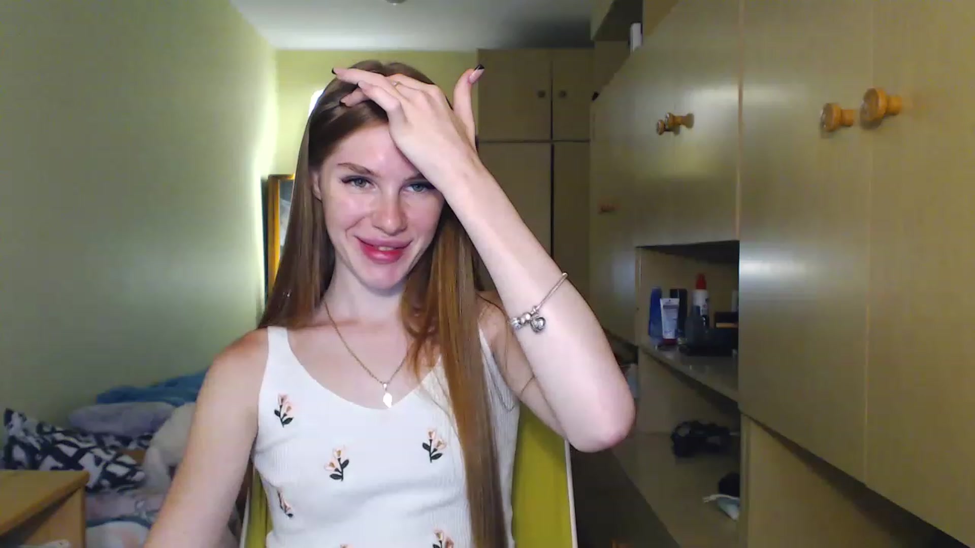 Gallery image thumbnail from Vesnyshka's myfreecams stream on, 06/24/2023, 18:23 image 10 of 20
