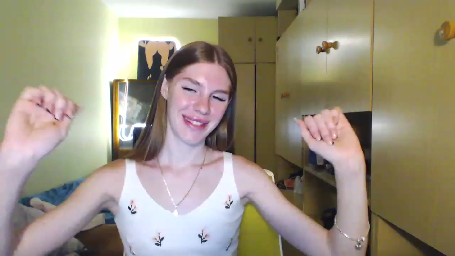 Gallery image thumbnail from Vesnyshka's myfreecams stream on, 06/24/2023, 20:07 image 19 of 20