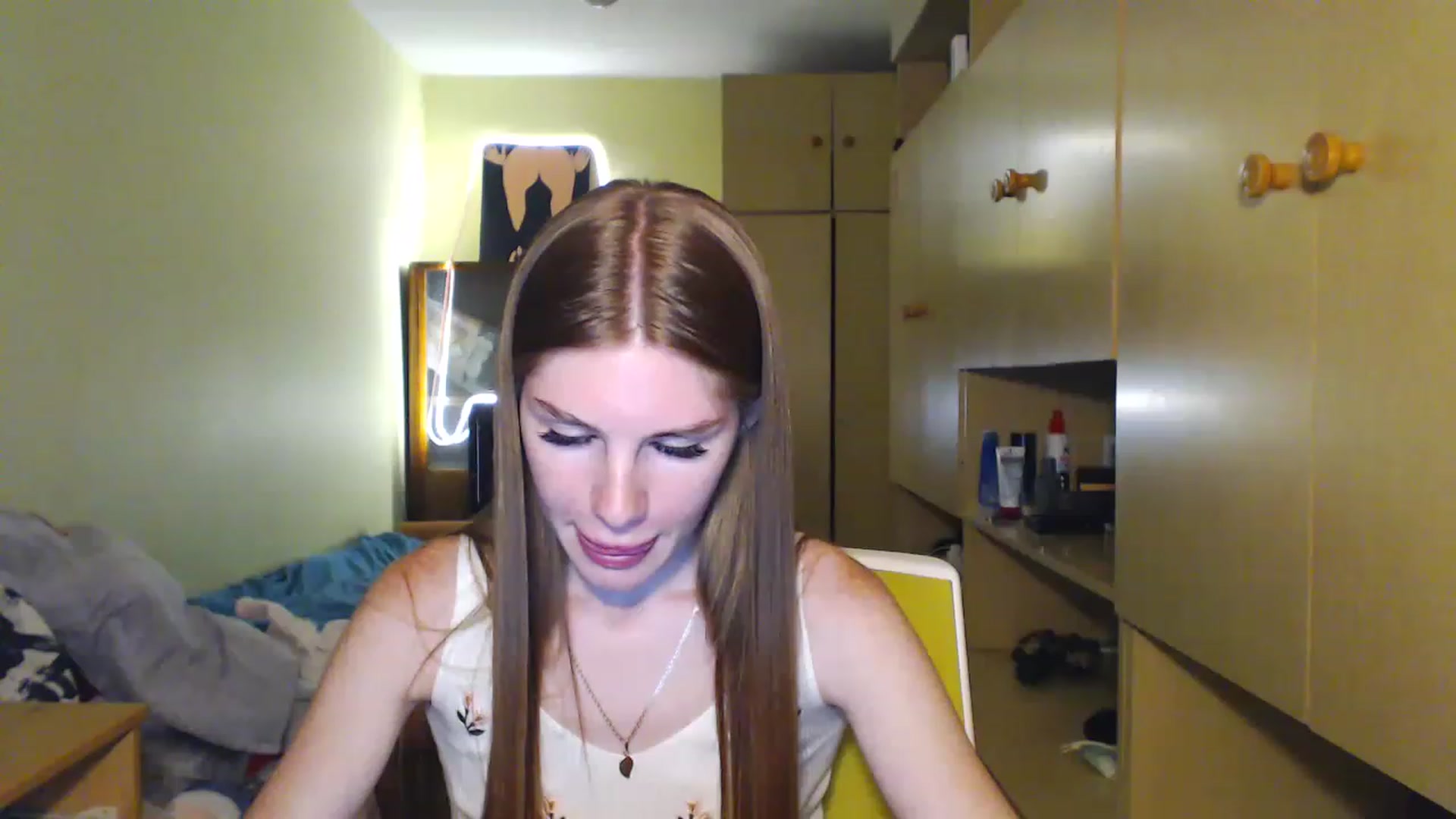 Gallery image thumbnail from Vesnyshka's myfreecams stream on, 06/24/2023, 20:07 image 15 of 20