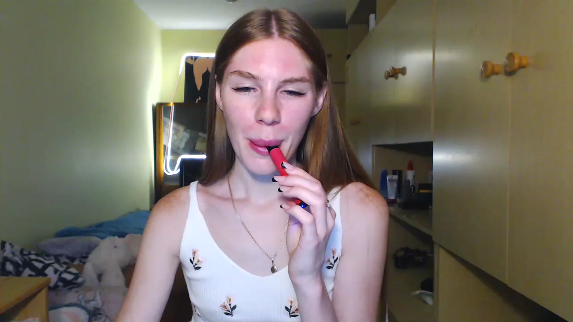 Gallery image thumbnail from Vesnyshka's myfreecams stream on, 06/24/2023, 20:07 image 3 of 20