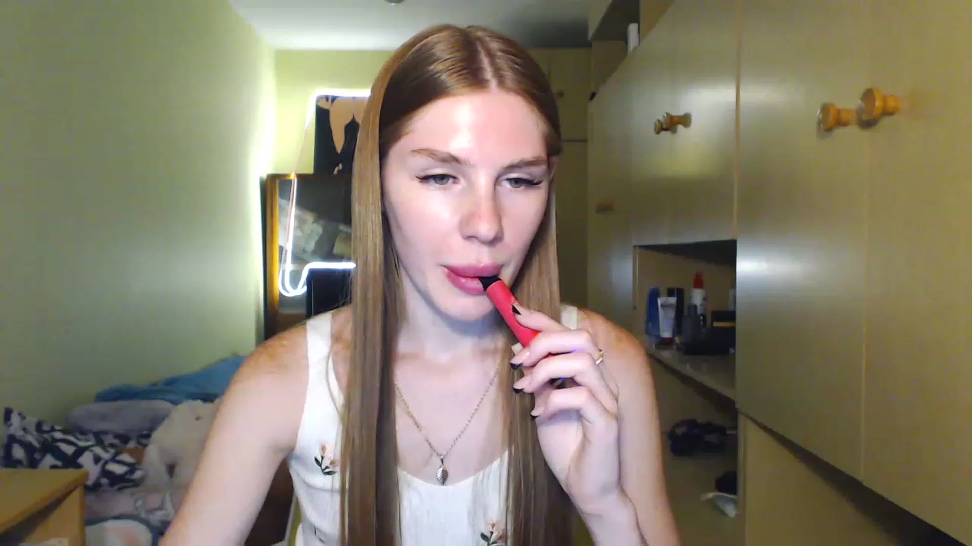Gallery image thumbnail from Vesnyshka's myfreecams stream on, 06/24/2023, 20:07 image 1 of 20