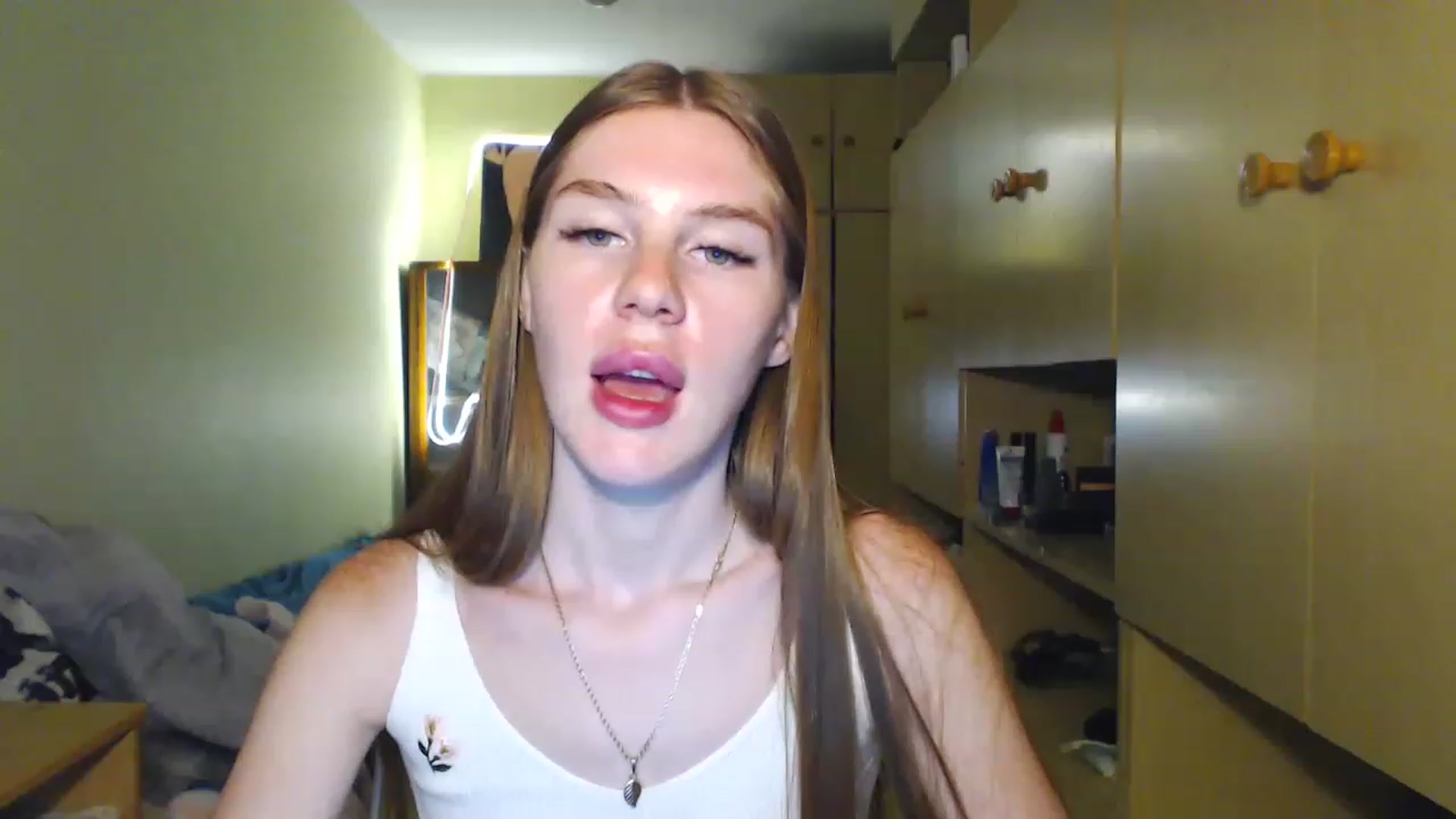 Gallery image thumbnail from Vesnyshka's myfreecams stream on, 06/24/2023, 20:07 image 13 of 20