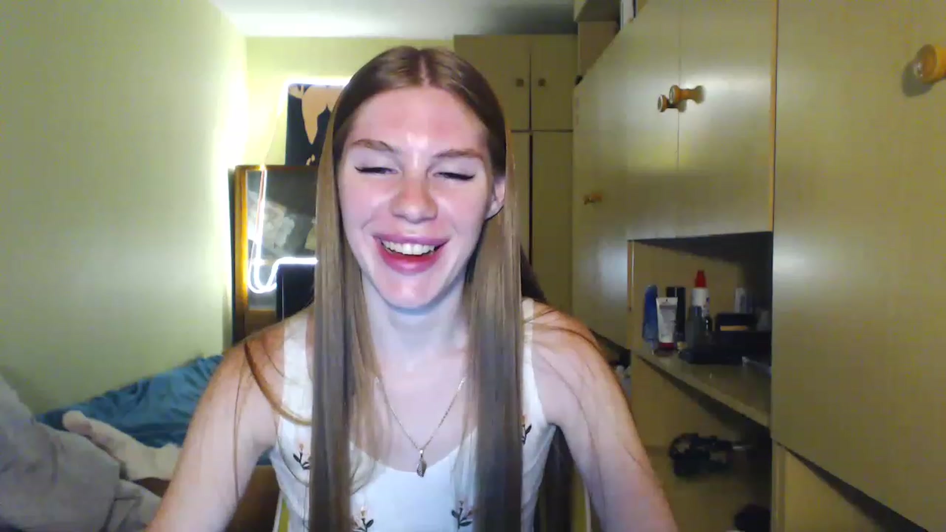 Gallery image thumbnail from Vesnyshka's myfreecams stream on, 06/24/2023, 20:07 image 16 of 20
