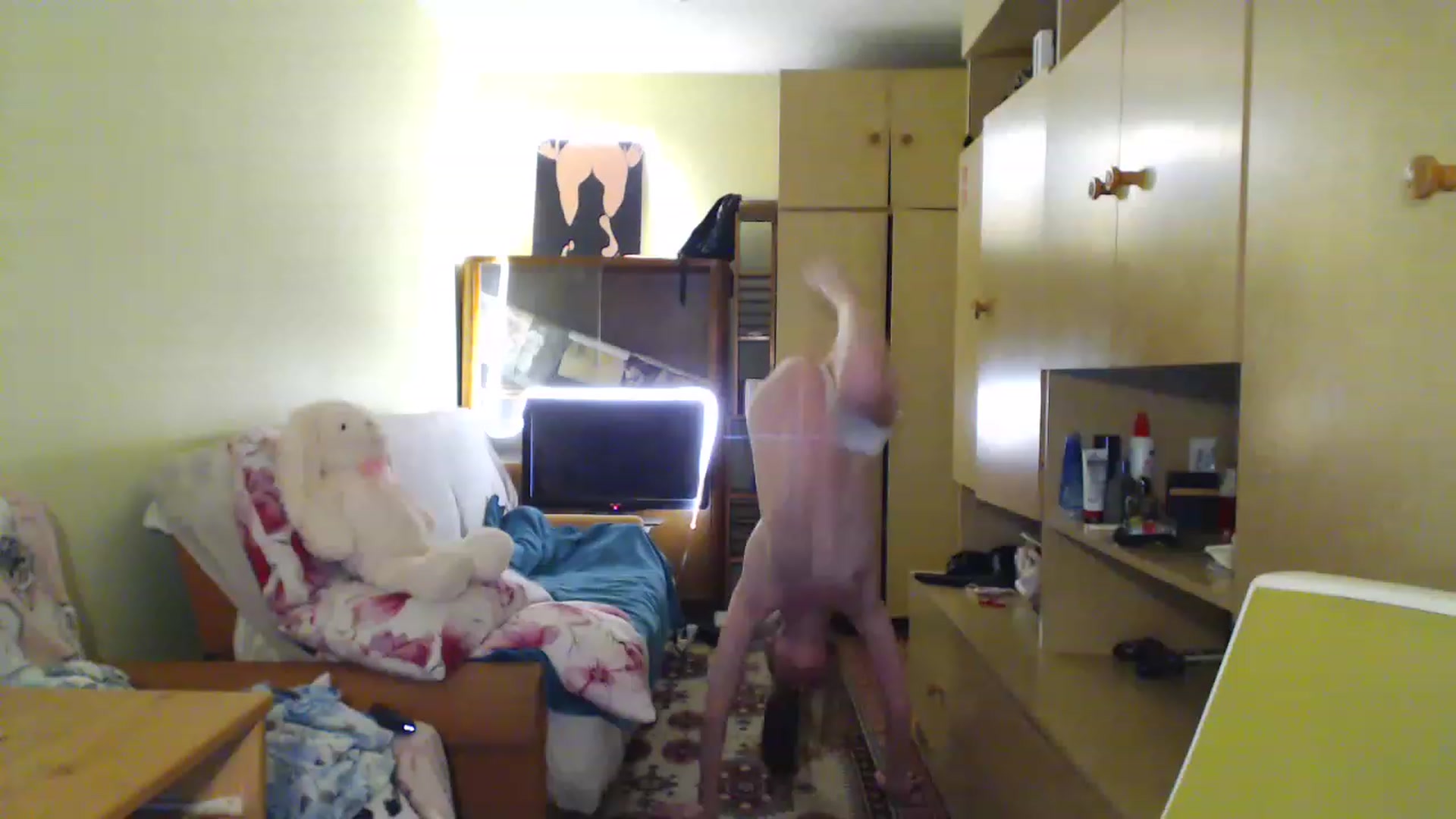 Gallery image thumbnail from Vesnyshka's myfreecams stream on, 07/04/2023, 21:04 image 15 of 20