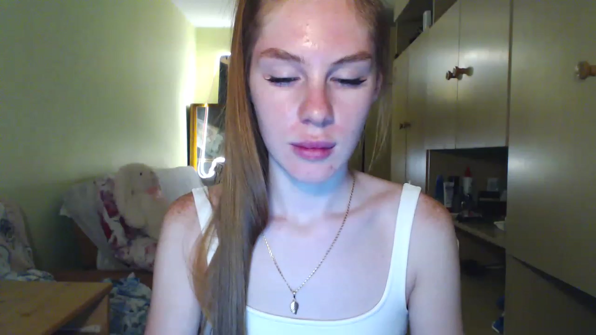 Gallery image thumbnail from Vesnyshka's myfreecams stream on, 07/04/2023, 21:04 image 2 of 20