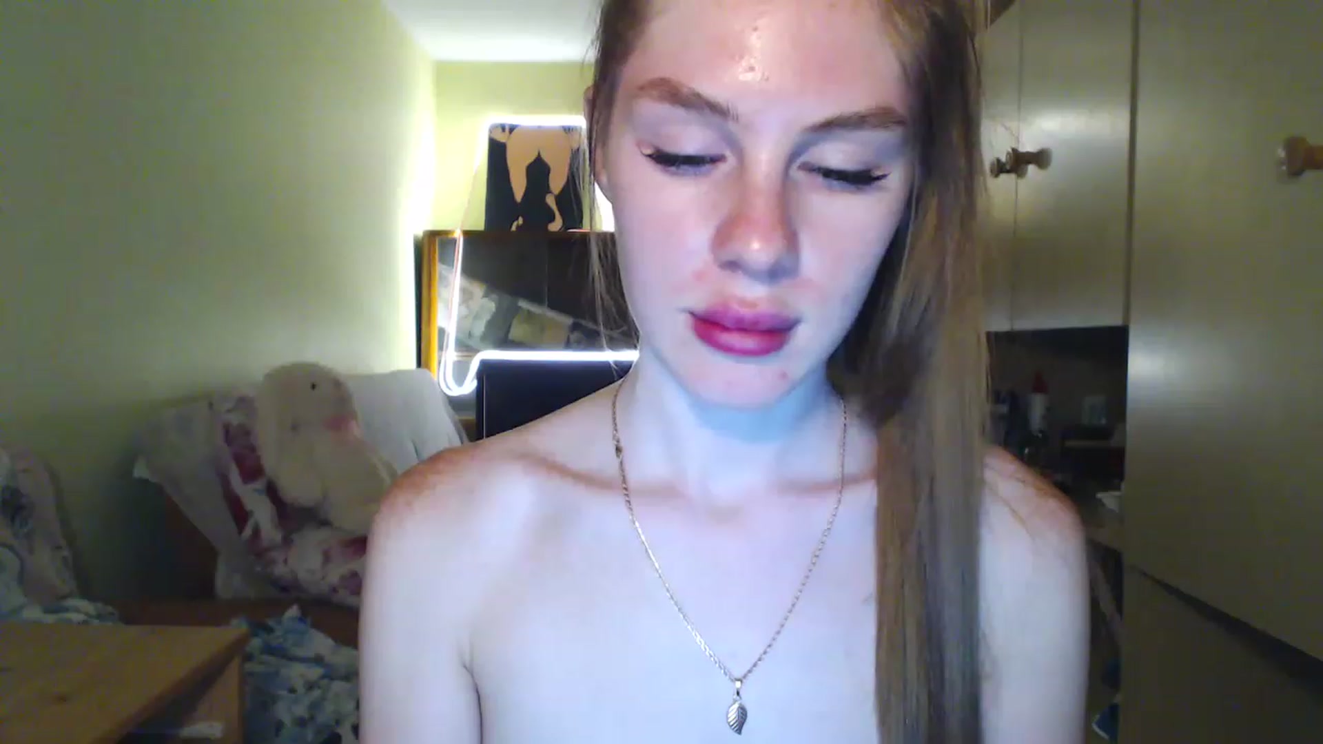 Gallery image thumbnail from Vesnyshka's myfreecams stream on, 07/04/2023, 21:04 image 8 of 20