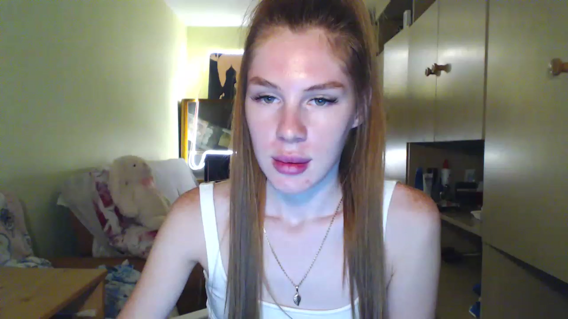 Gallery image thumbnail from Vesnyshka's myfreecams stream on, 07/04/2023, 21:04 image 4 of 20