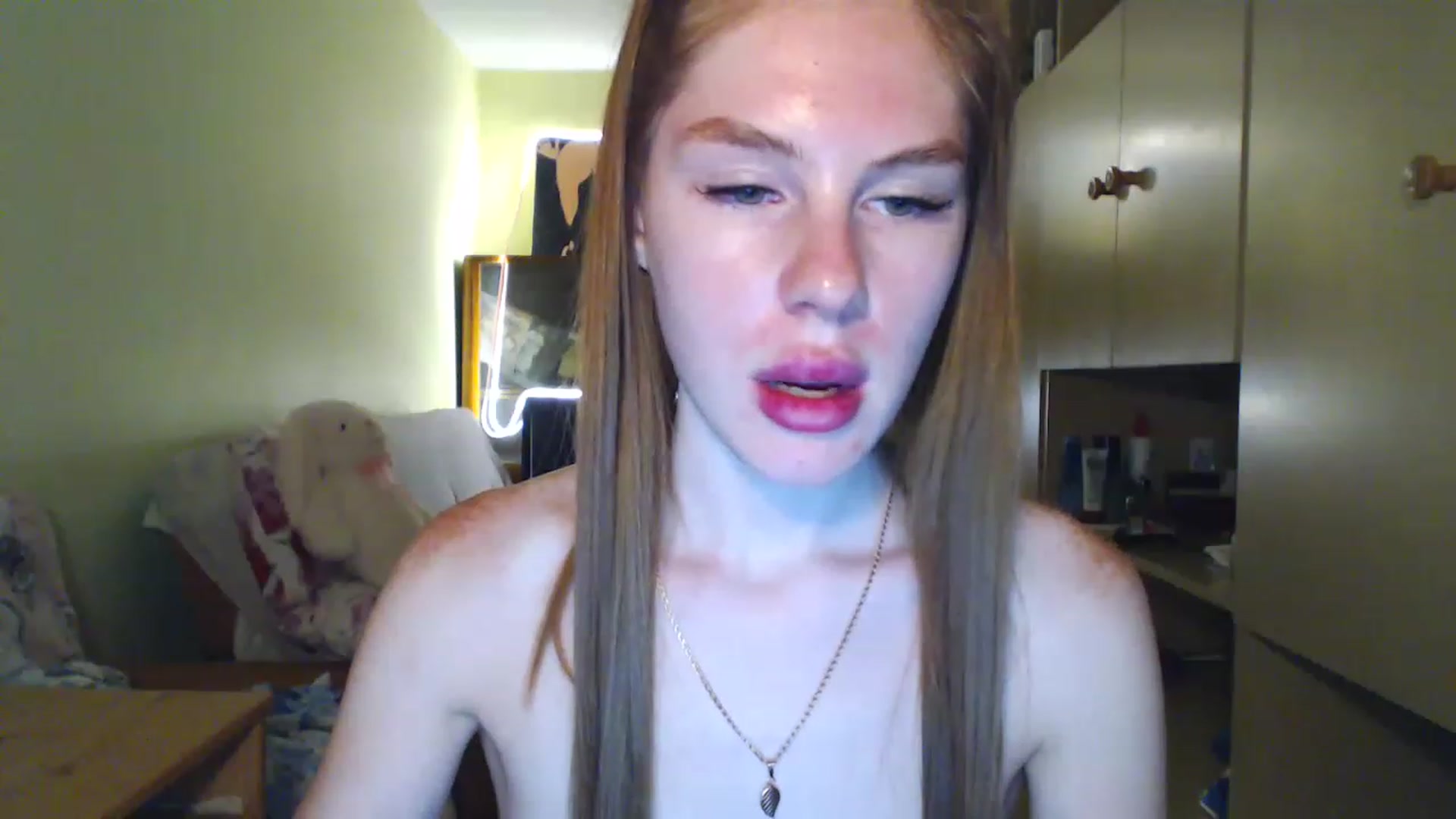 Gallery image thumbnail from Vesnyshka's myfreecams stream on, 07/04/2023, 21:04 image 19 of 20