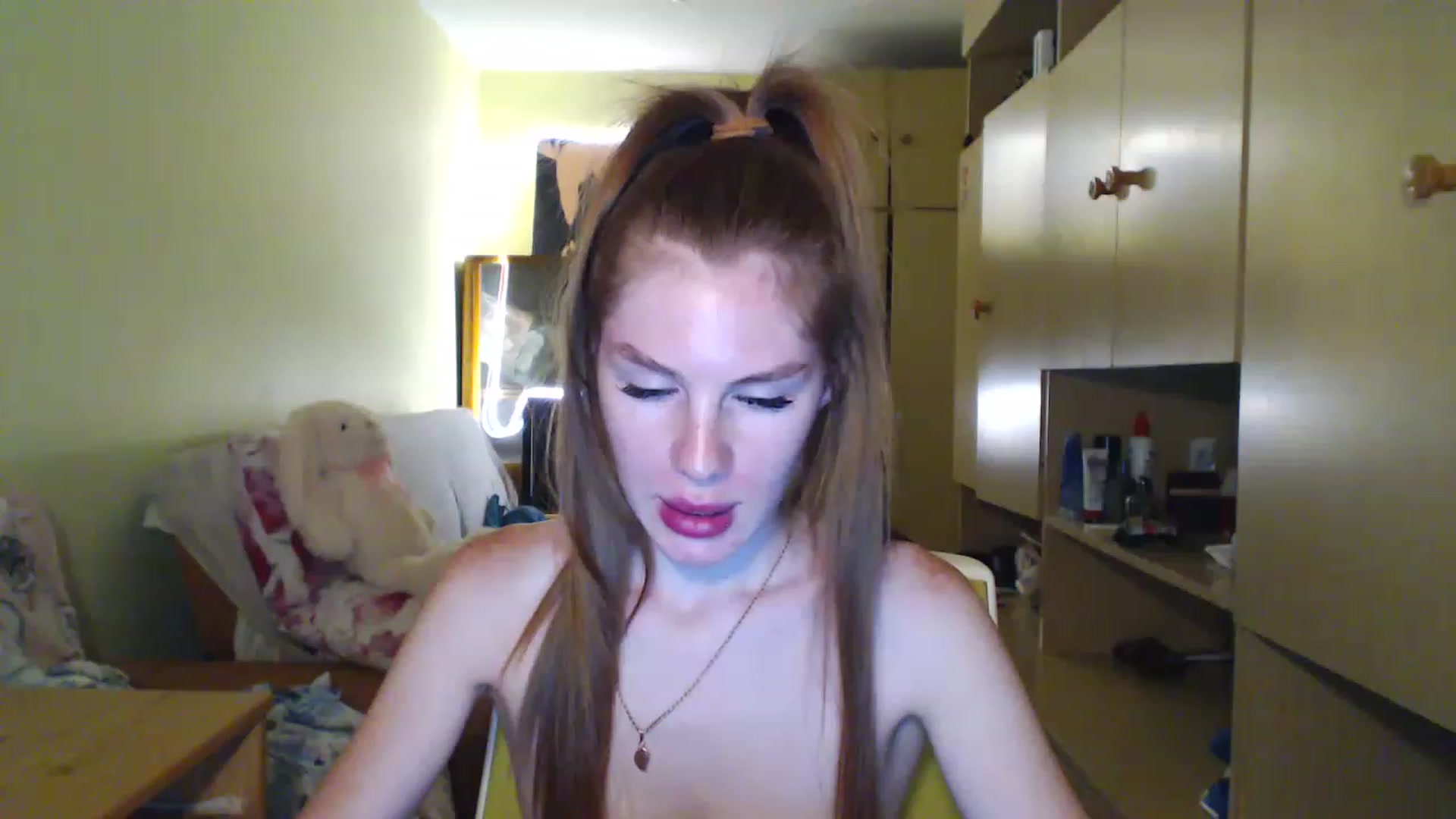 Gallery image thumbnail from Vesnyshka's myfreecams stream on, 07/04/2023, 21:04 image 12 of 20