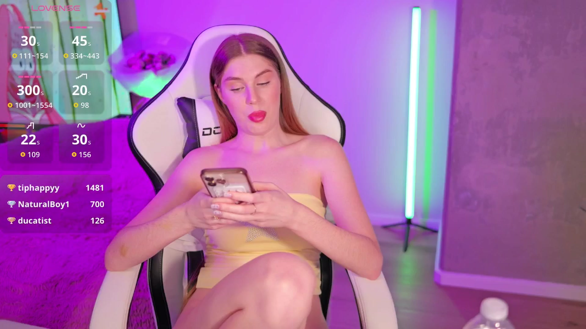 Gallery image thumbnail from Vesnyshka_'s myfreecams stream on, 04/13/2026, 05:13 image 12 of 20
