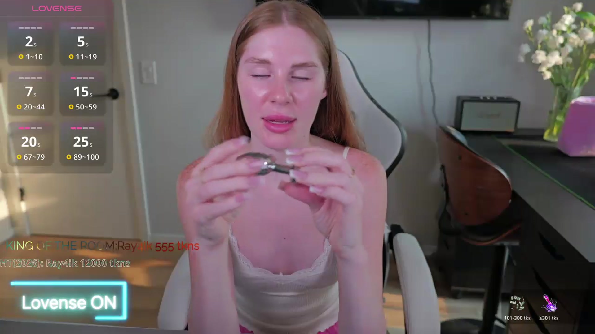 Gallery image thumbnail from Vesnyshka_'s myfreecams stream on, 08/01/2026, 02:55 image 10 of 20