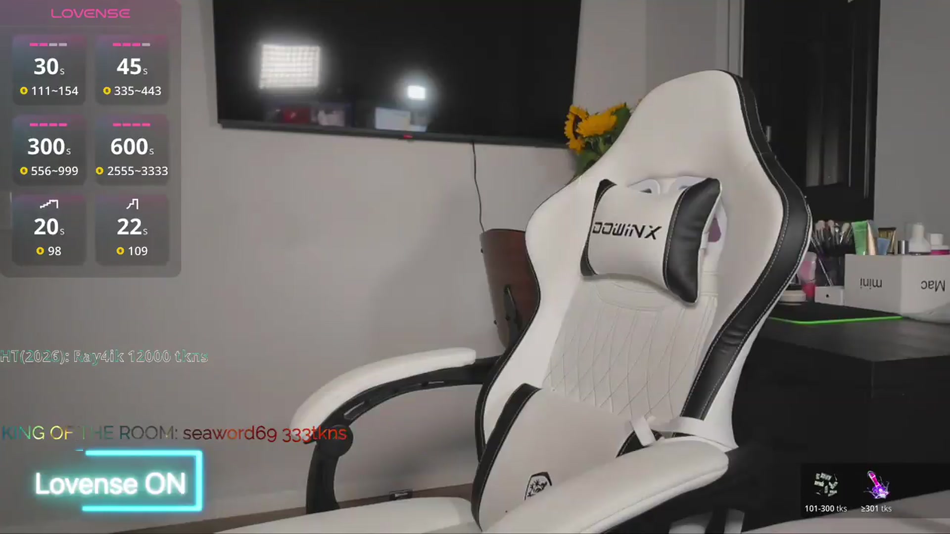 Gallery image thumbnail from Vesnyshka_'s myfreecams stream on, 08/19/2026, 05:06 image 18 of 20