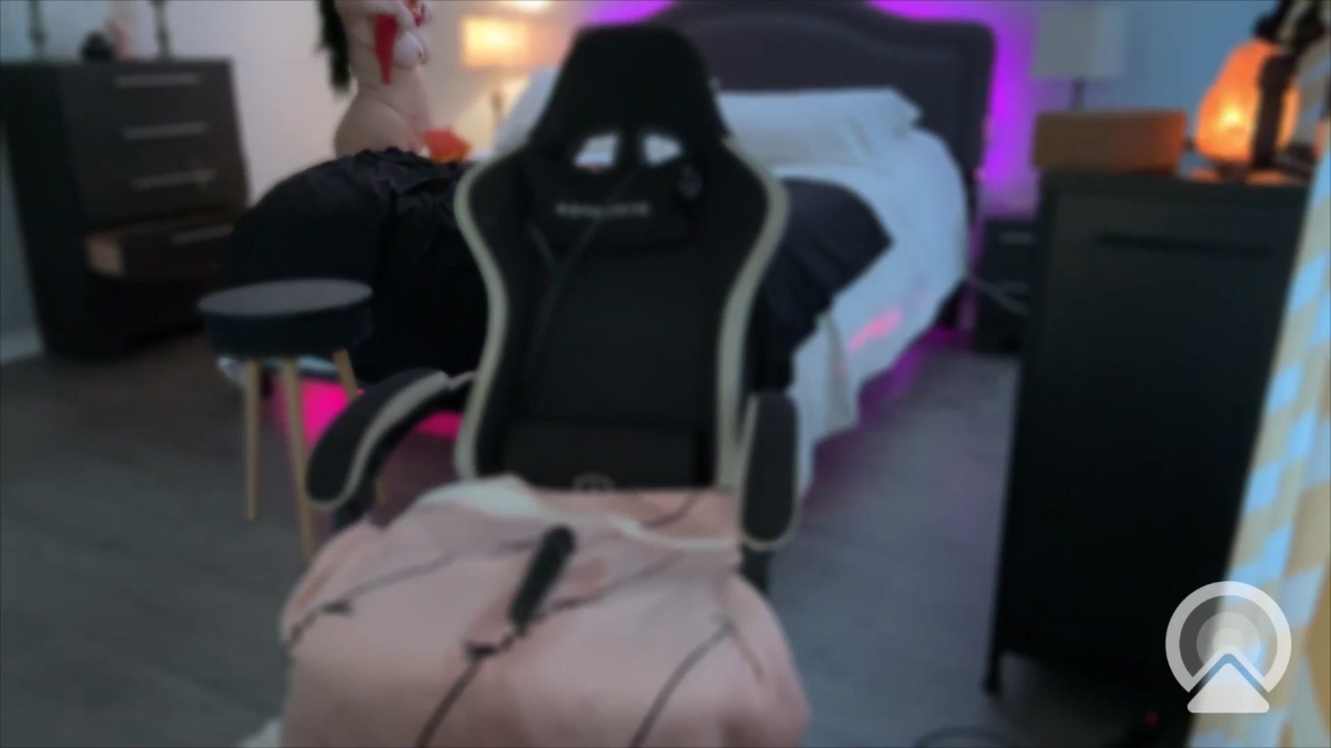 Gallery image thumbnail from Vesper_Romeo's myfreecams stream on, 05/07/2025, 14:38 image 14 of 20