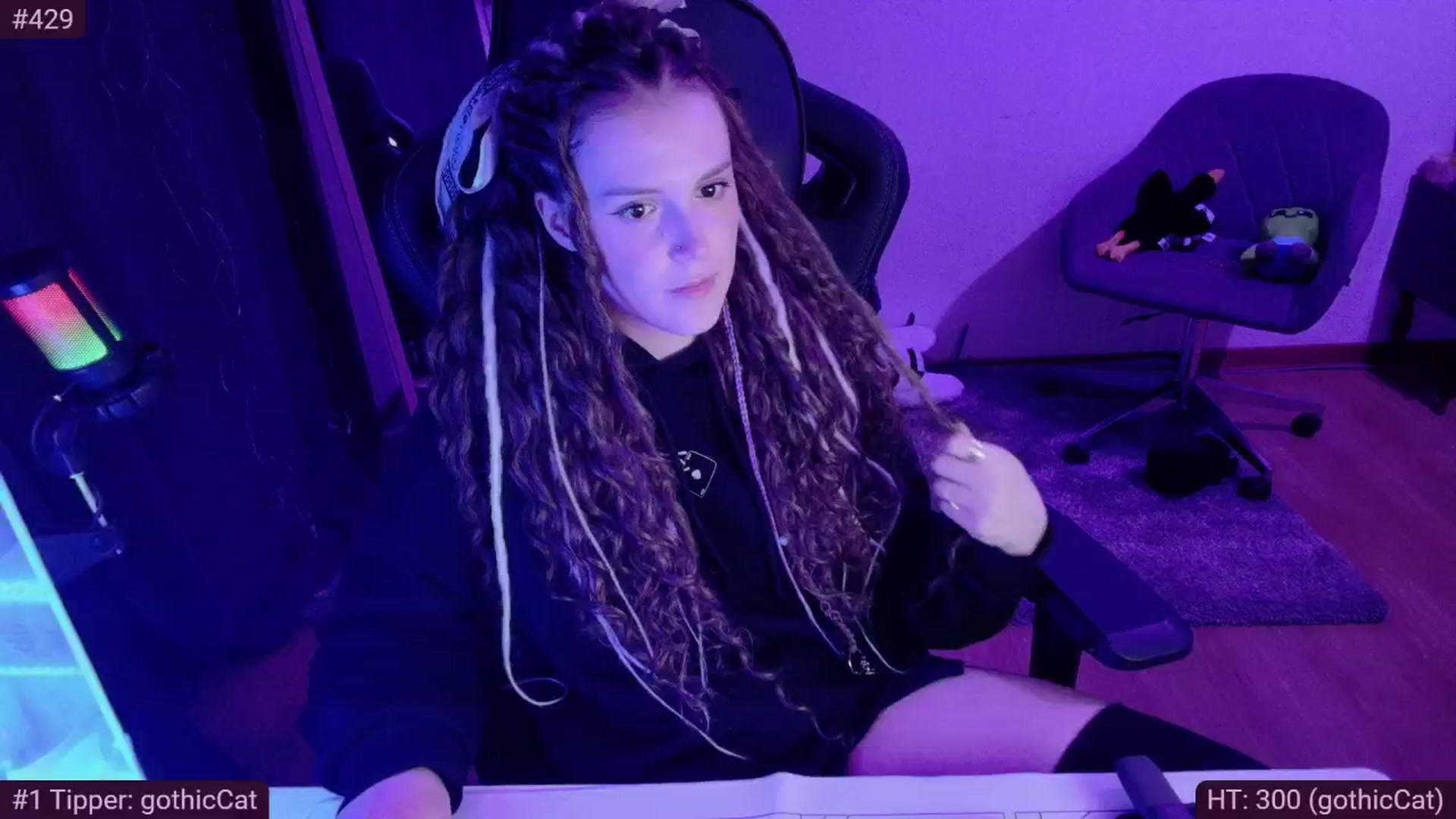 Gallery image thumbnail from VexKys's myfreecams stream on, 05/12/2024, 20:59 image 17 of 20