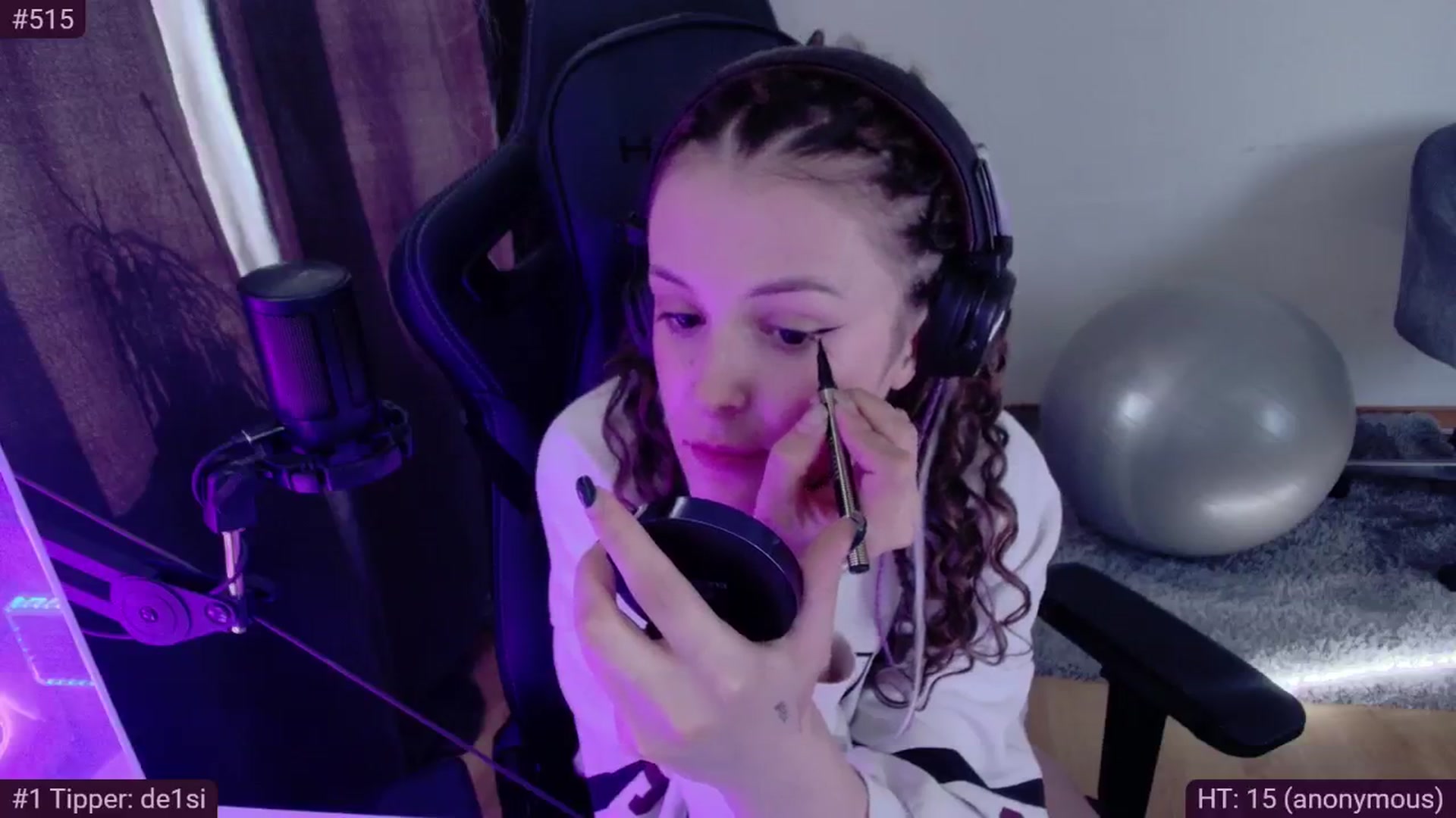 Gallery image thumbnail from VexKys's myfreecams stream on, 05/19/2024, 16:12 image 2 of 20