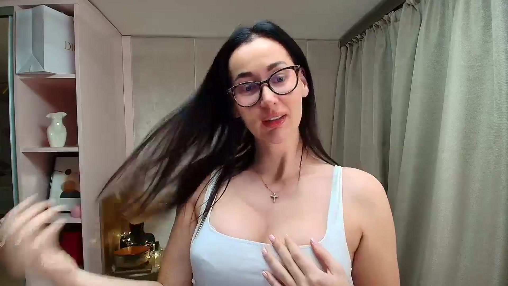 Gallery image thumbnail from Vexyra's myfreecams stream on, 04/16/2026, 22:43 image 4 of 20
