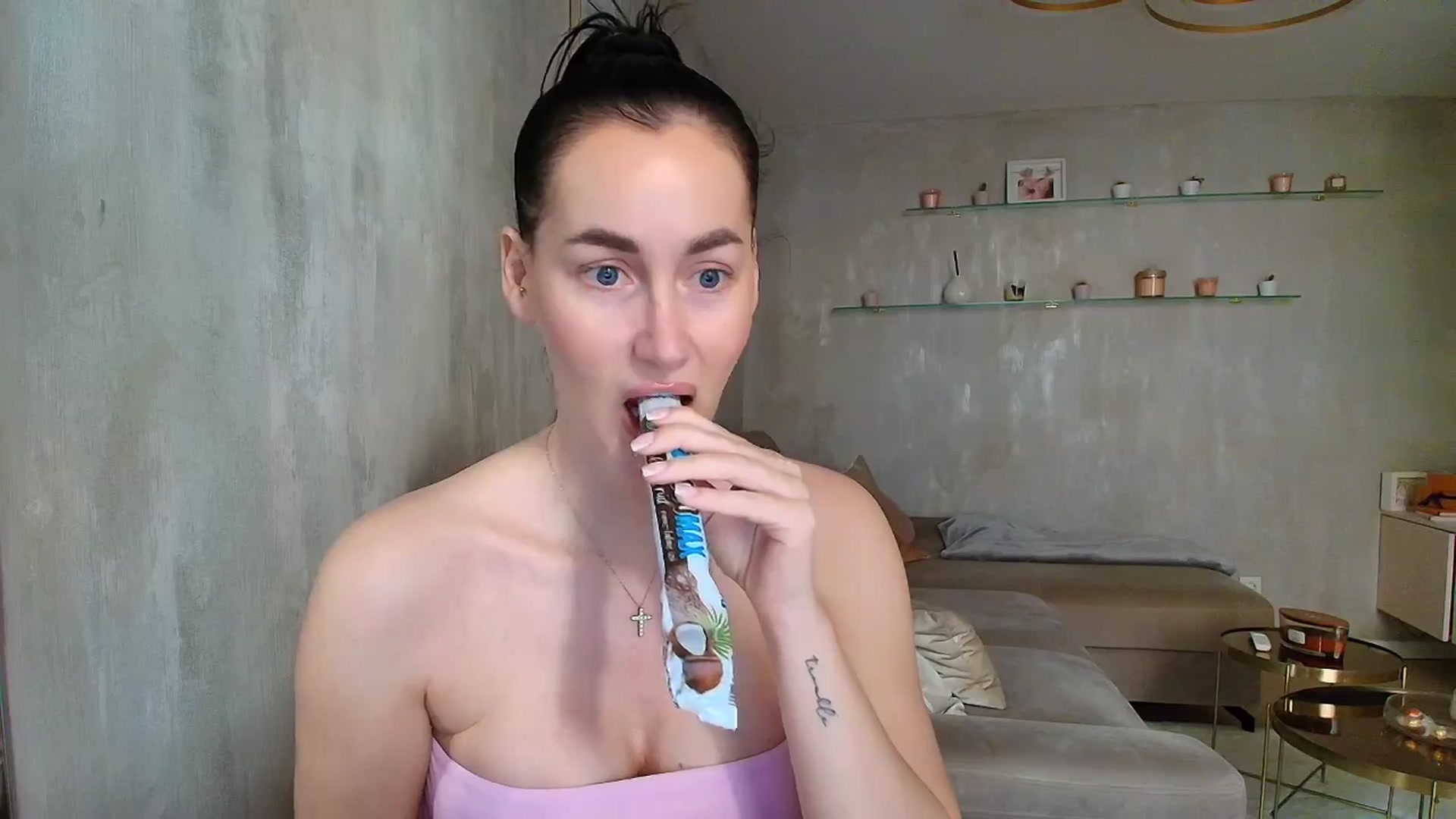 Gallery image thumbnail from Vexyra's myfreecams stream on, 04/25/2026, 13:45 image 12 of 20
