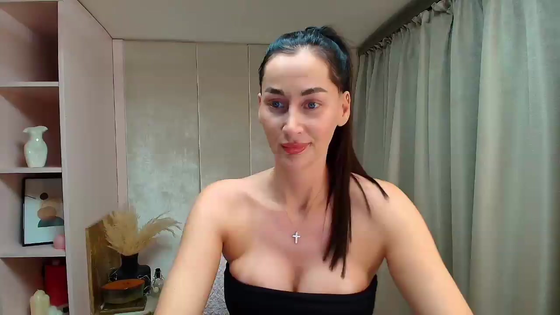 Gallery image thumbnail from Vexyra's myfreecams stream on, 07/02/2026, 20:28 image 1 of 20