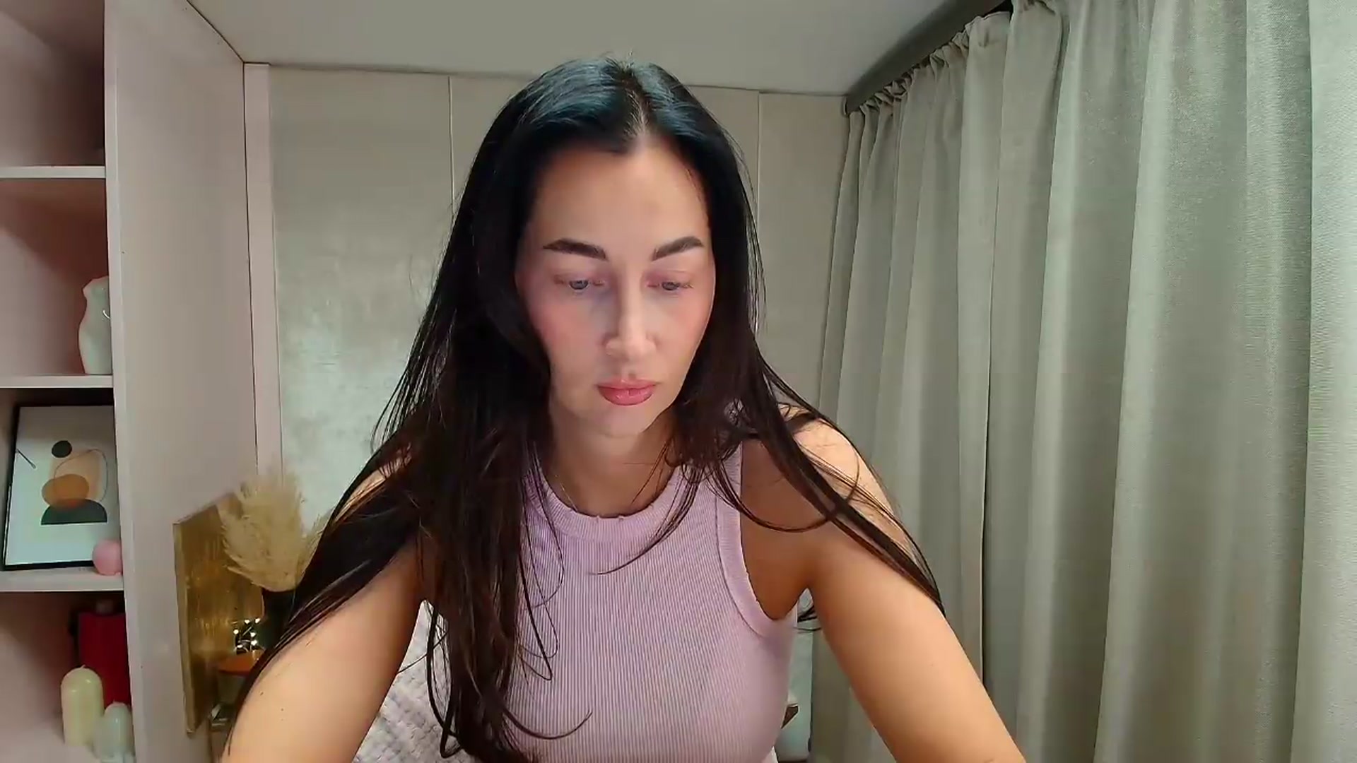Gallery image thumbnail from Vexyra's myfreecams stream on, 08/21/2026, 14:13 image 10 of 20