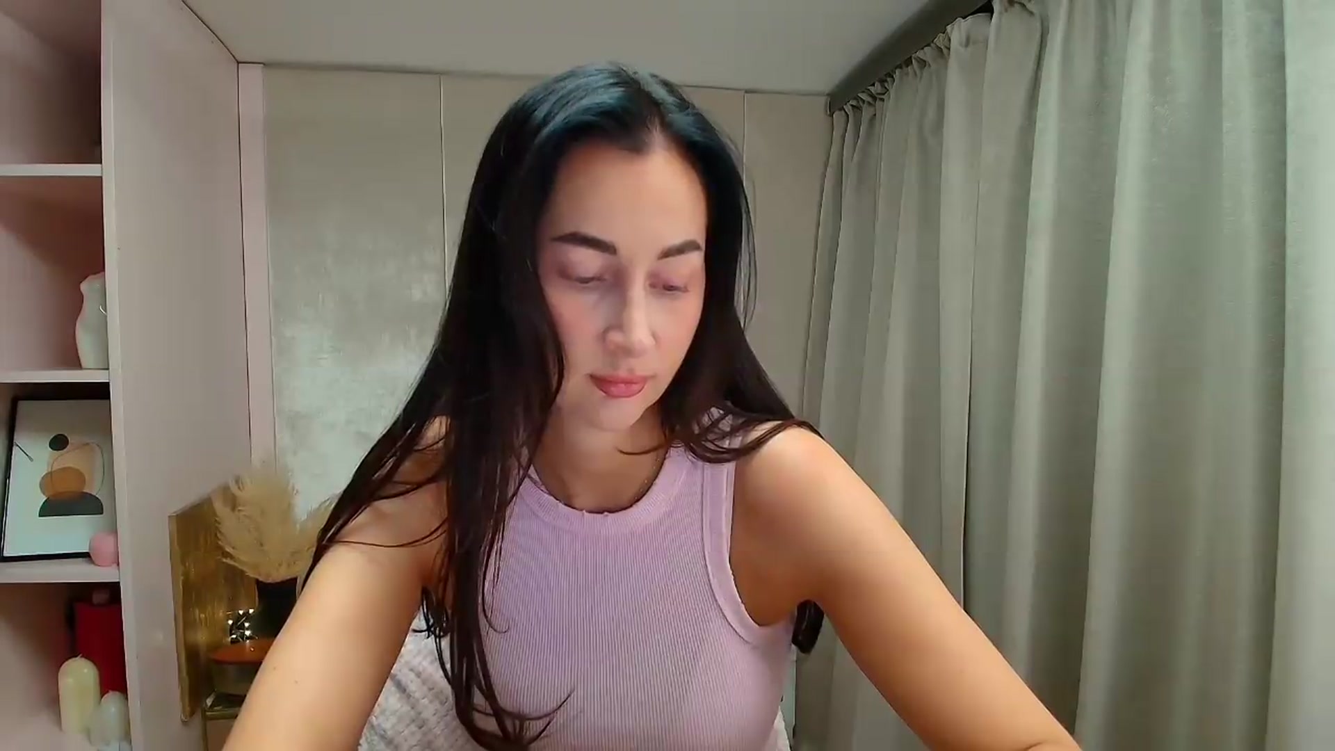 Gallery image thumbnail from Vexyra's myfreecams stream on, 08/21/2026, 14:13 image 4 of 20