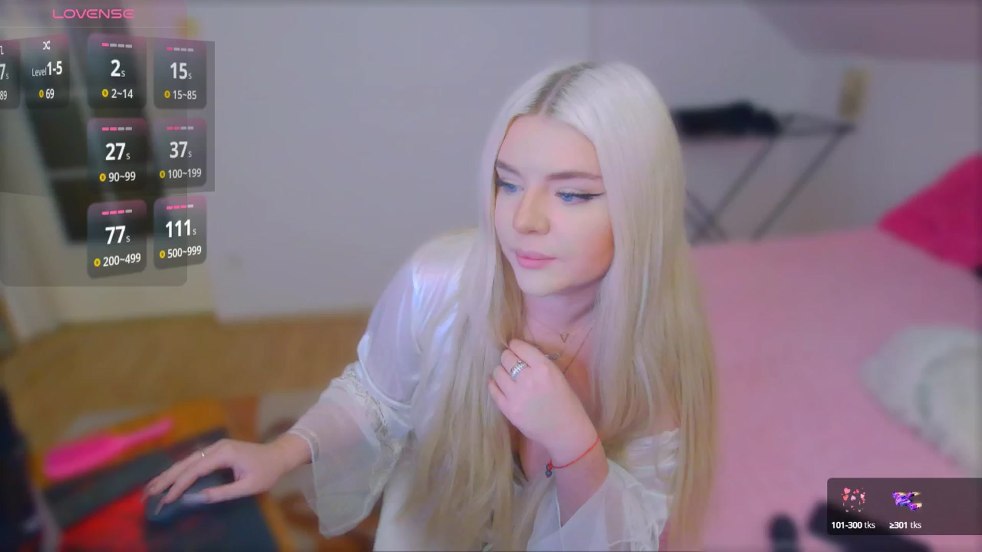Gallery image thumbnail from ViTargaryen's myfreecams stream on, 12/27/2024, 04:55 image 18 of 20