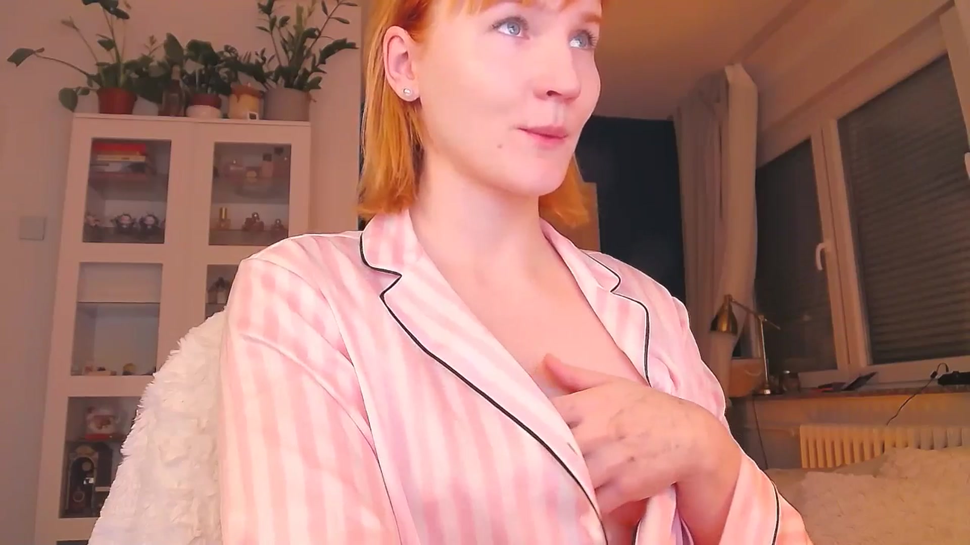 Gallery image thumbnail from ViTheGoddess's myfreecams stream on, 02/22/2026, 07:21 image 4 of 20