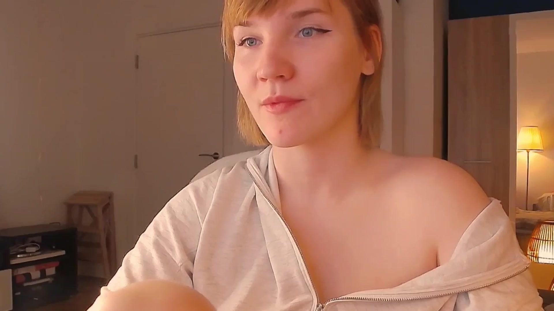 Gallery image thumbnail from ViTheGoddess's myfreecams stream on, 04/08/2026, 21:38 image 17 of 20